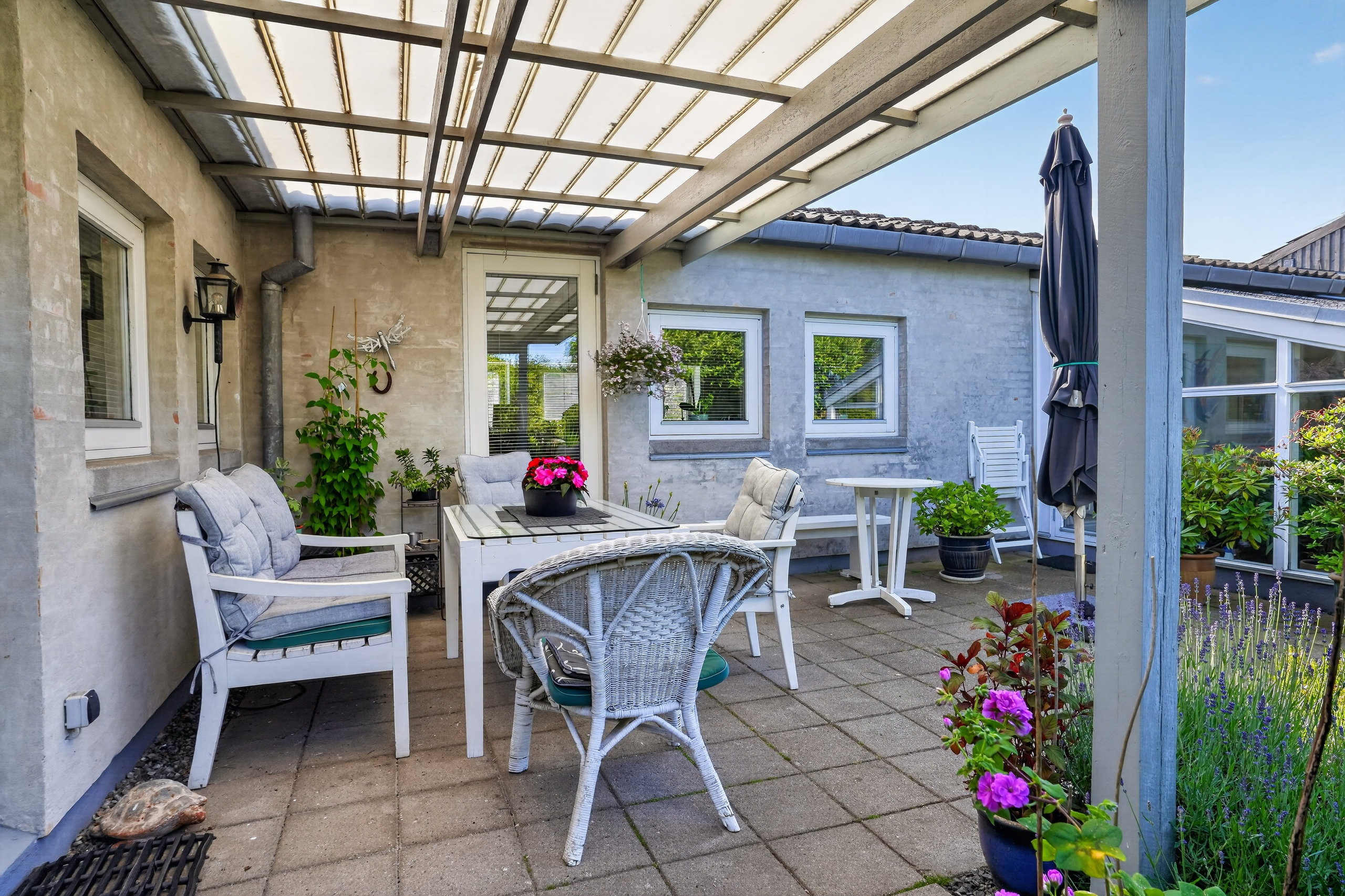 Fremhævet terrasse billede i fuldskærmstilstand. Billede af Langebjergvej 261D, 3050 Humlebæk