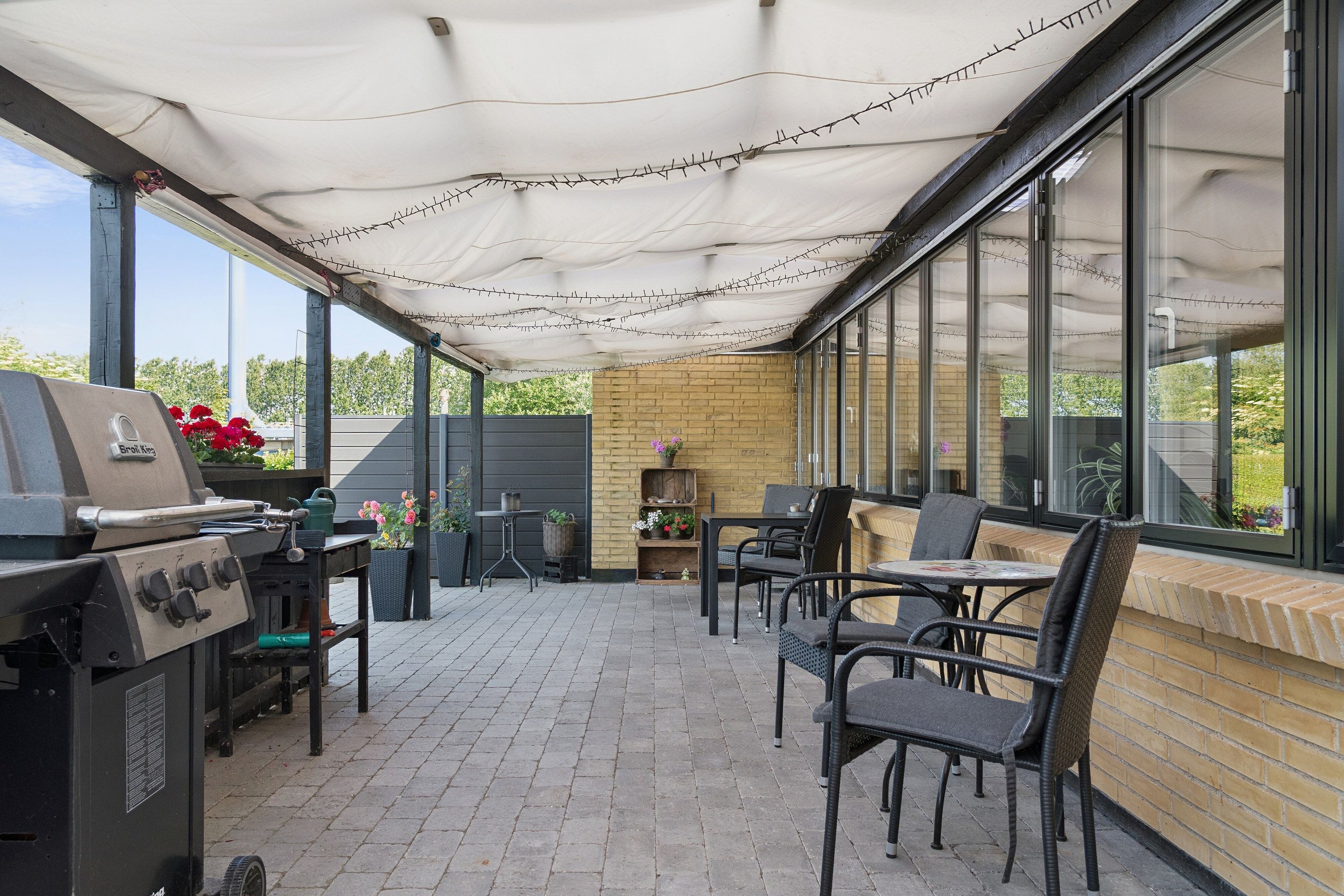 Fremhævet overdækket terrasse billede i fuldskærmstilstand. Billede af Kirkegyden 2, Aunslev, 5800 Nyborg