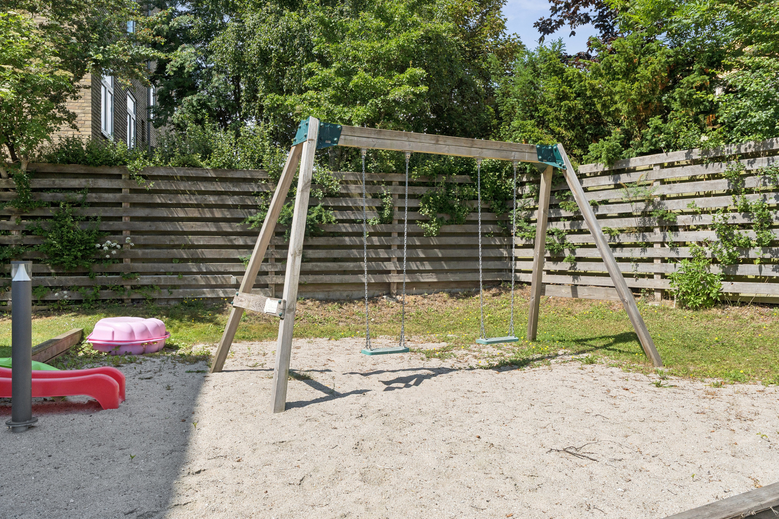 Fremhævet park billede i fuldskærmstilstand. Billede af Rødovrevej 289B, 1. mf., 2610 Rødovre