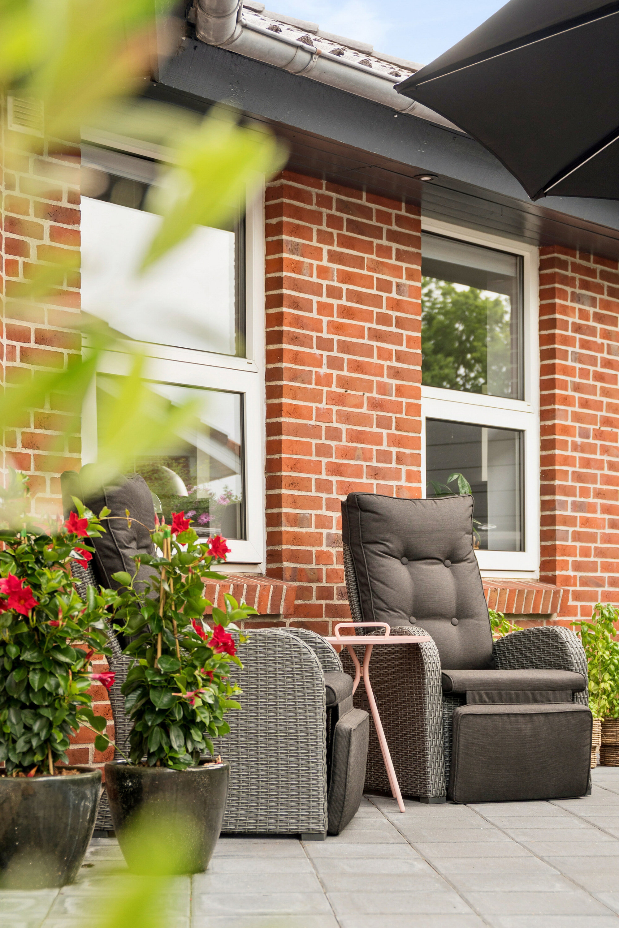Fremhævet terrasse billede i fuldskærmstilstand. Billede af Flintemarken 15, 7190 Billund
