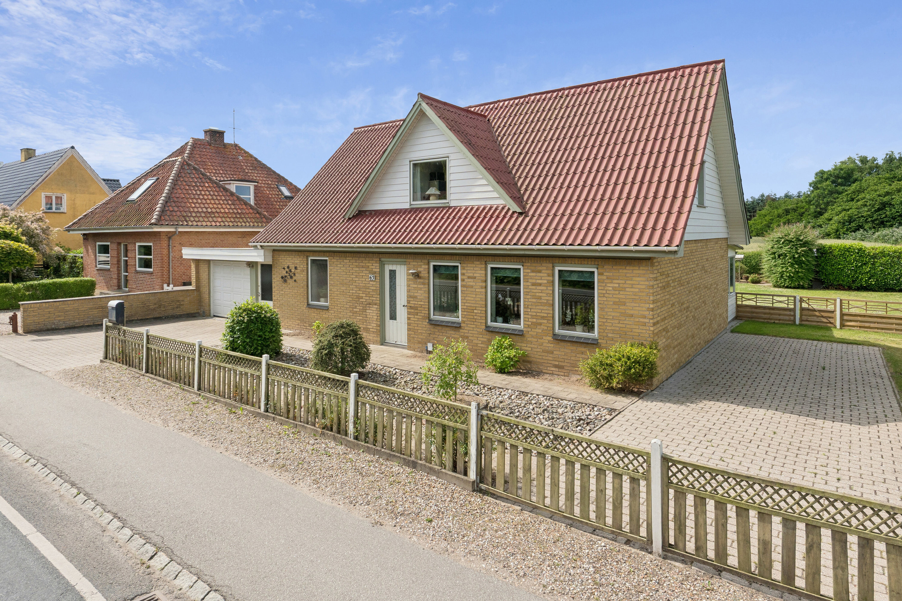 Fremhævet facade billede i fuldskærmstilstand. Billede af Assensvej 63, Kirkeby, 5771 Stenstrup