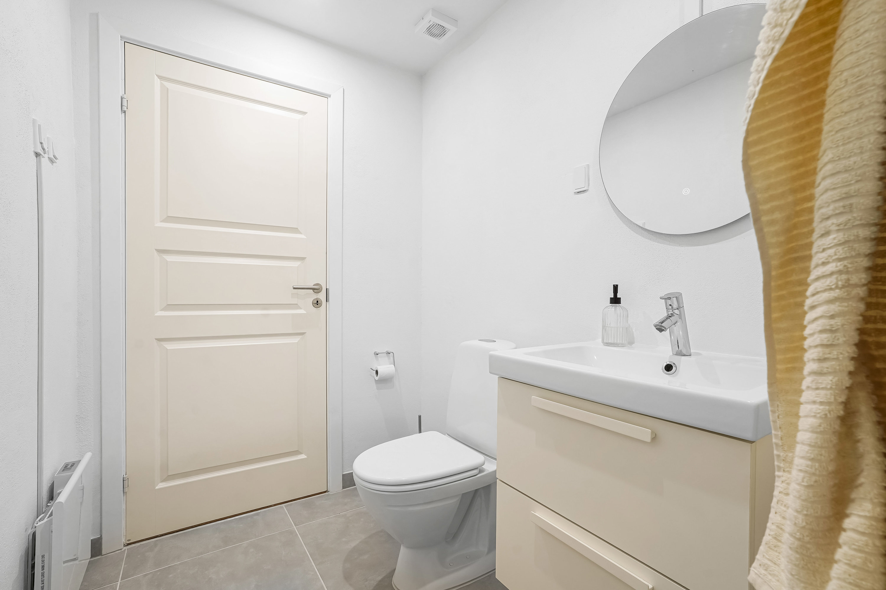 Fremhævet toilet billede i fuldskærmstilstand. Billede af Bondemosevej 62, 5540 Ullerslev