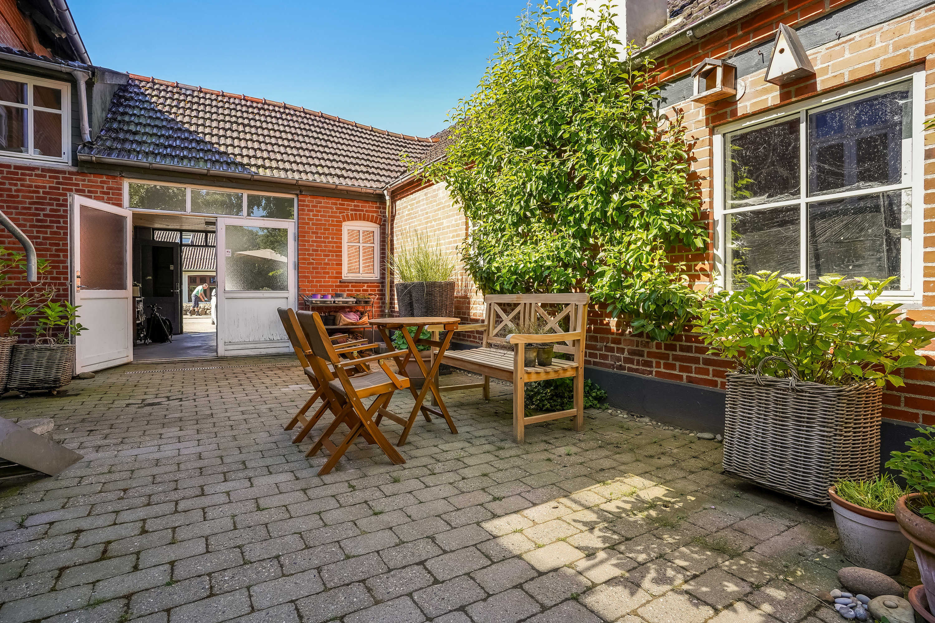 Fremhævet terrasse billede i fuldskærmstilstand. Billede af Vibyvej 2, 5580 Nørre Aaby