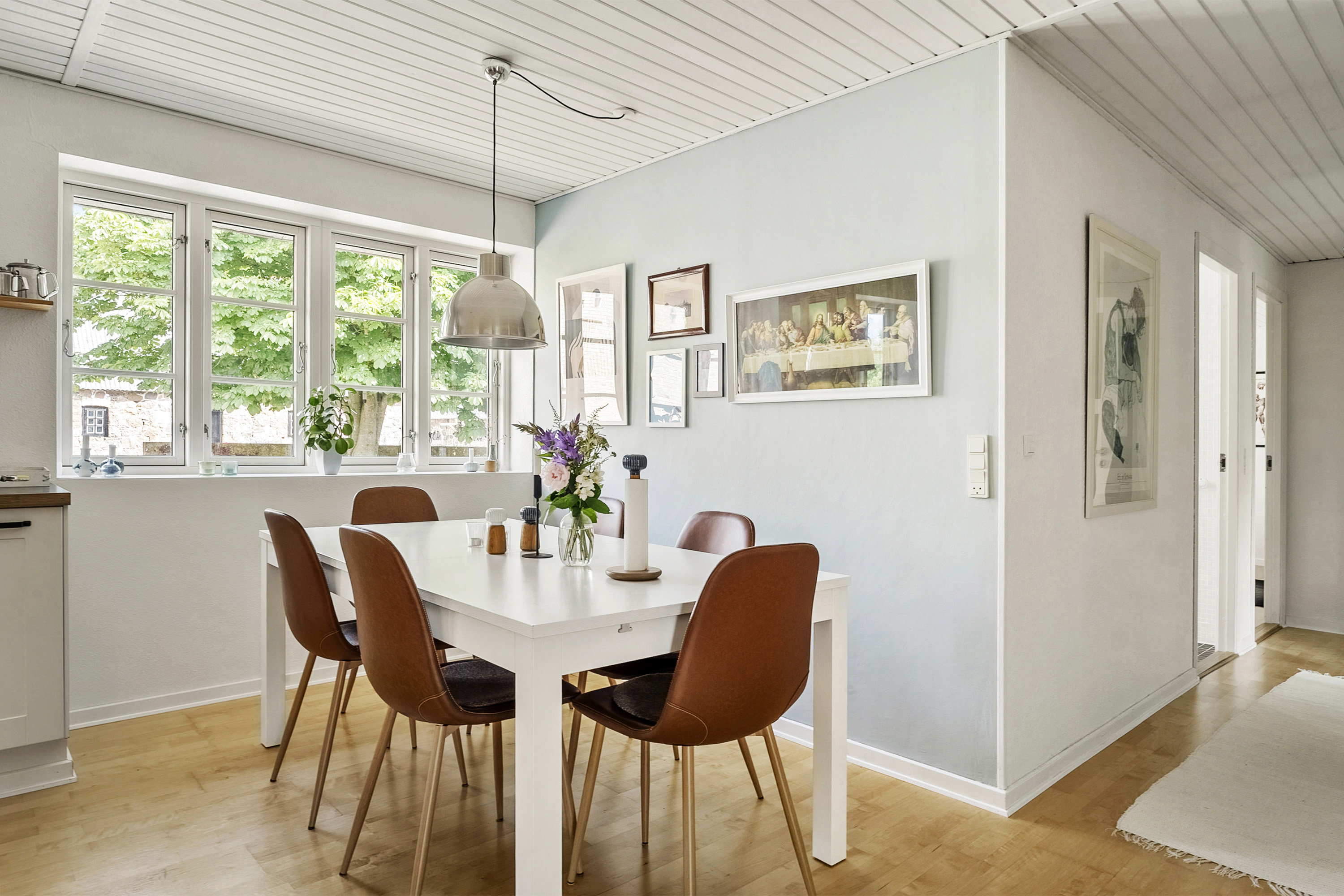 Fremhævet spisestue billede i fuldskærmstilstand. Billede af Krøruplundvej 12, Gangsted, 8732 Hovedgård