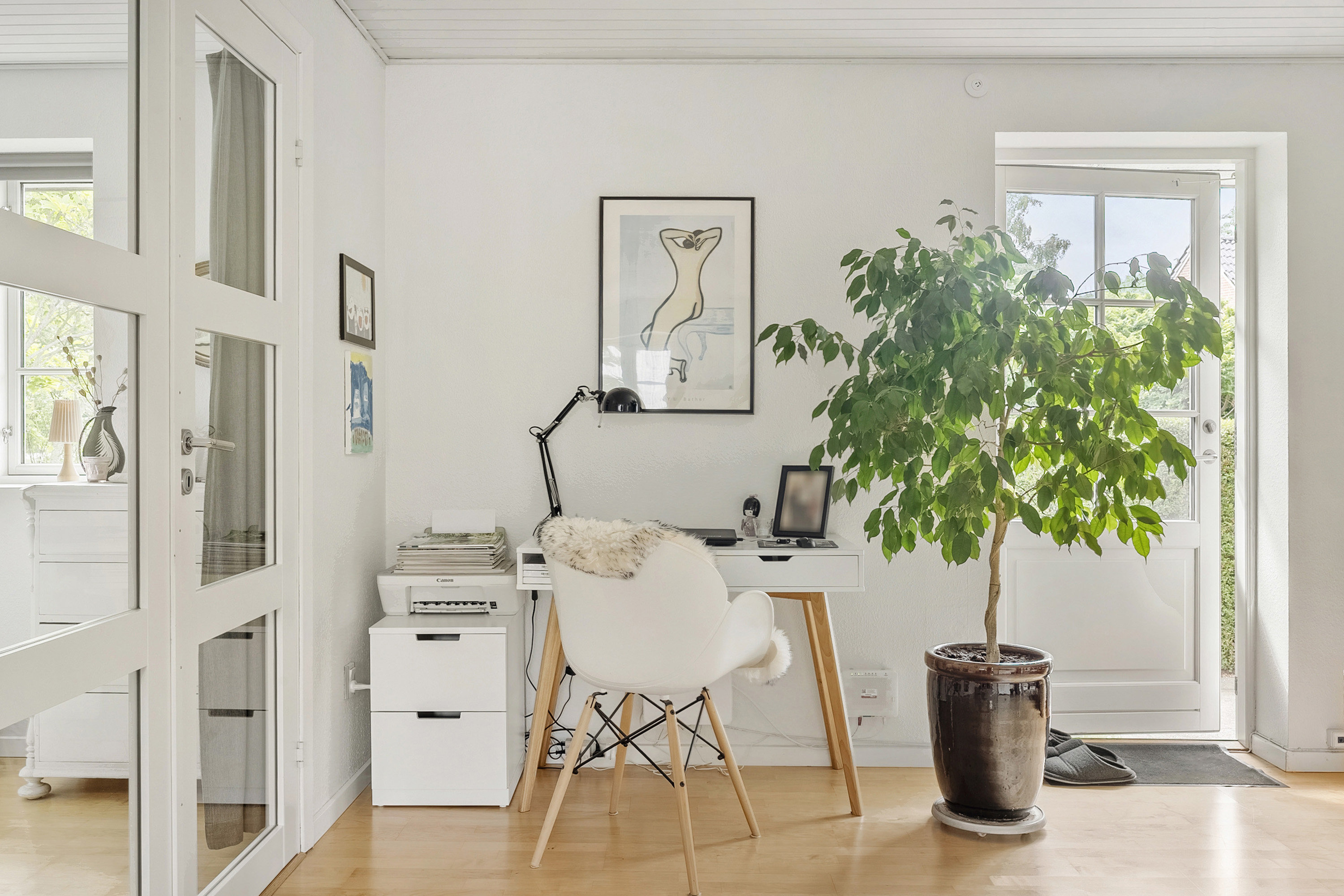 Fremhævet kontor billede i fuldskærmstilstand. Billede af Krøruplundvej 12, Gangsted, 8732 Hovedgård