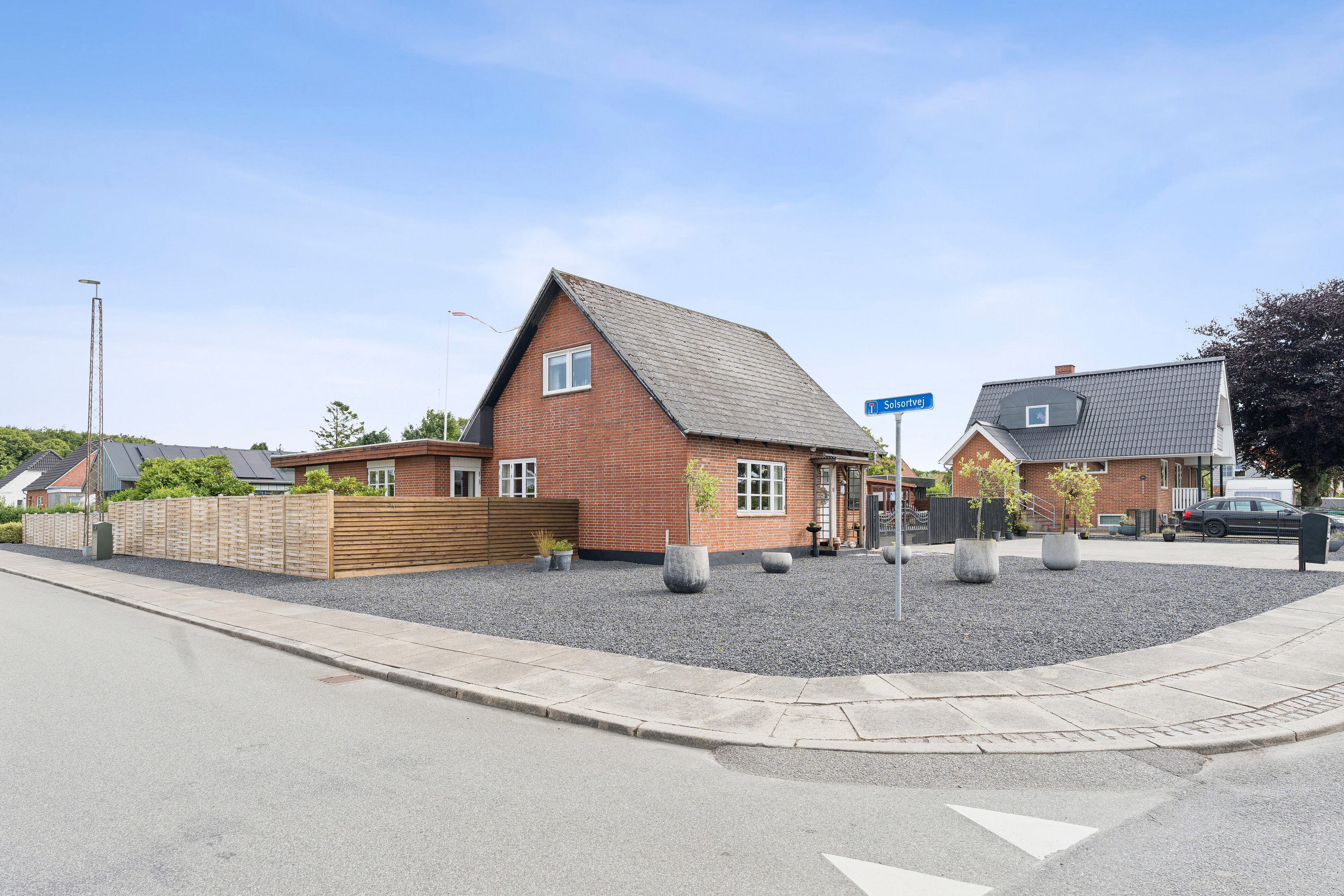 Fremhævet set fra vejen billede i fuldskærmstilstand. Billede af Fynsgade 58, 7200 Grindsted