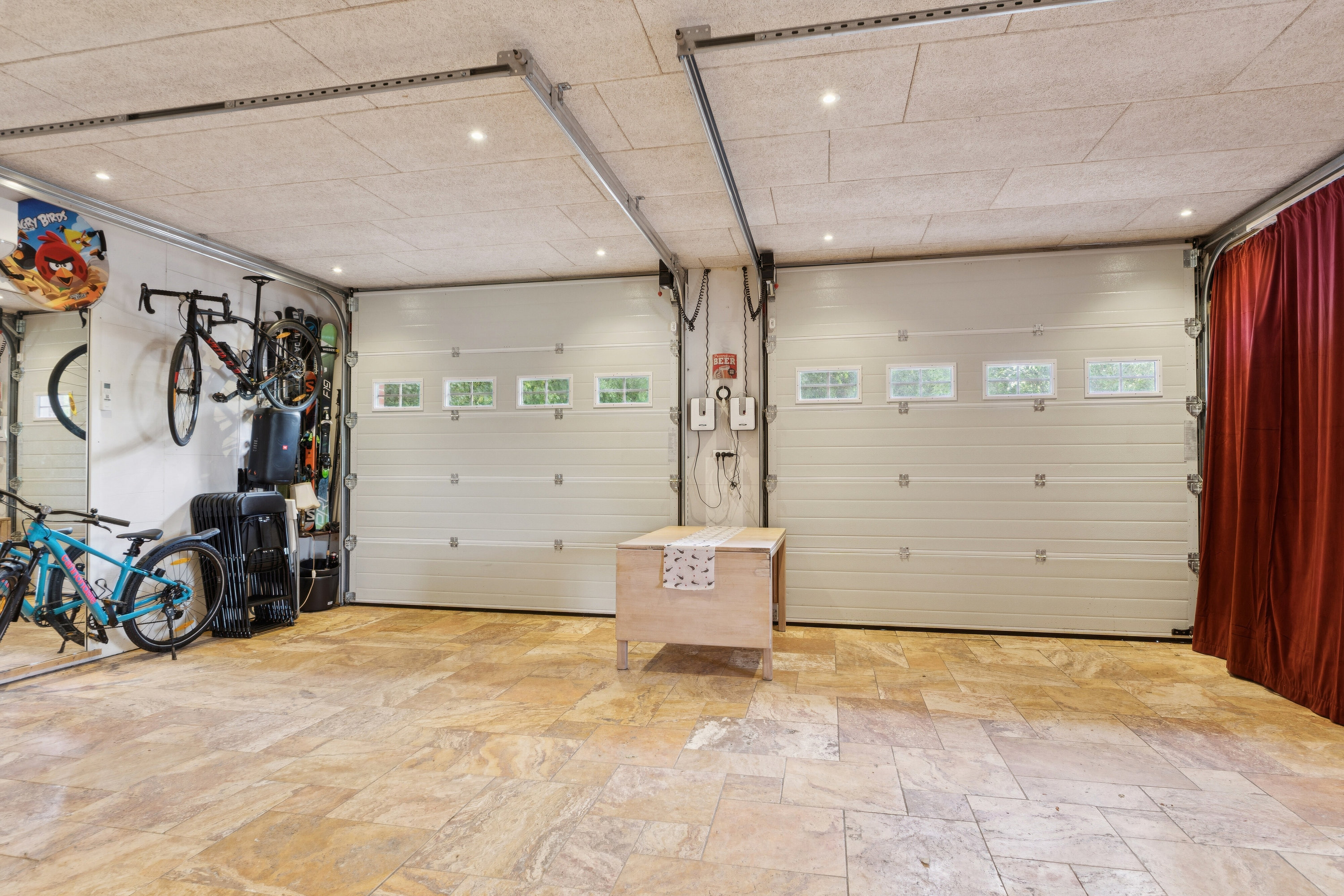 Fremhævet garage billede i fuldskærmstilstand. Billede af Tønningsletvej 4, 8680 Ry