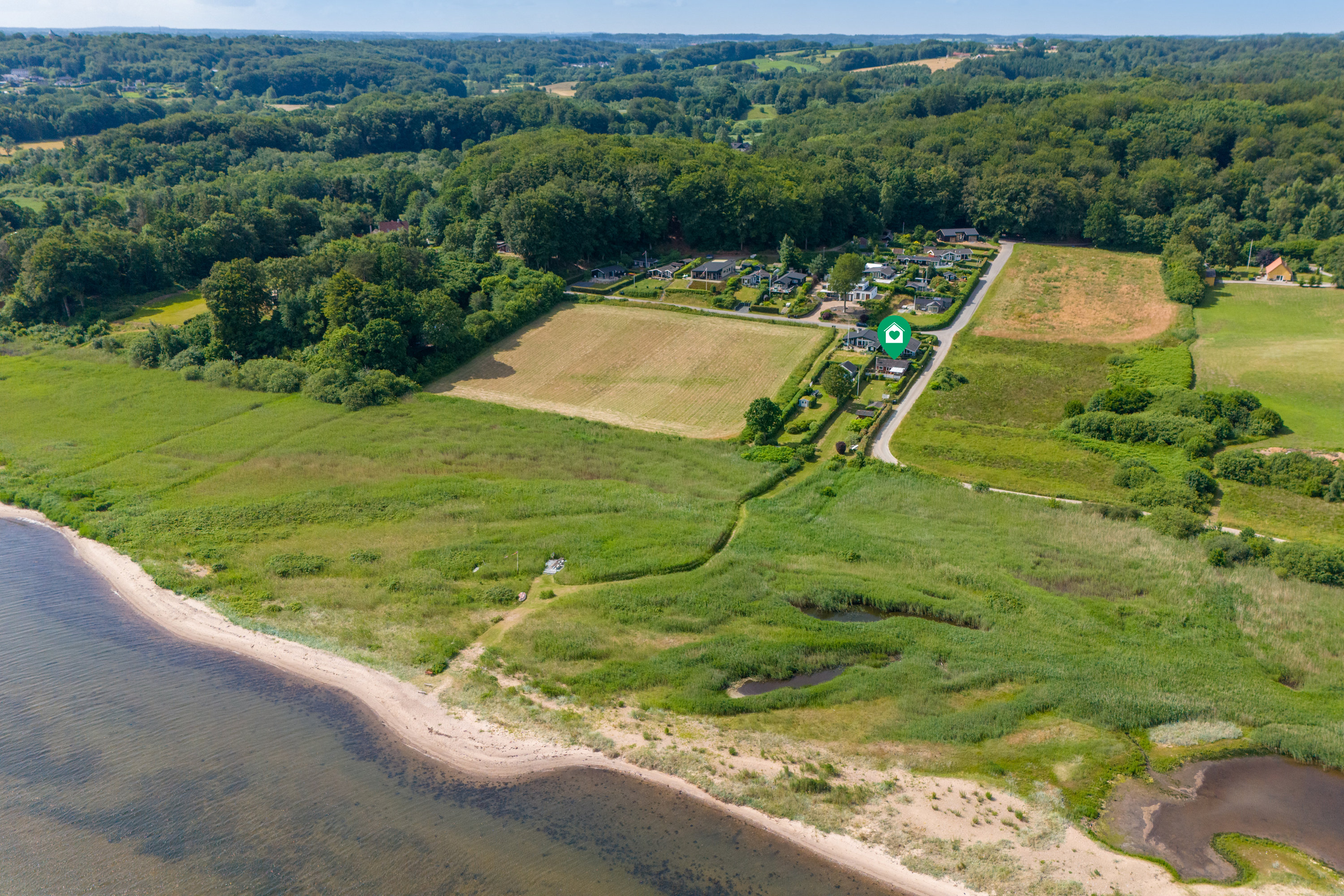 Fremhævet luftfoto billede i fuldskærmstilstand. Billede af Lodsvej 114, Sellerup Strand, 7080 Børkop