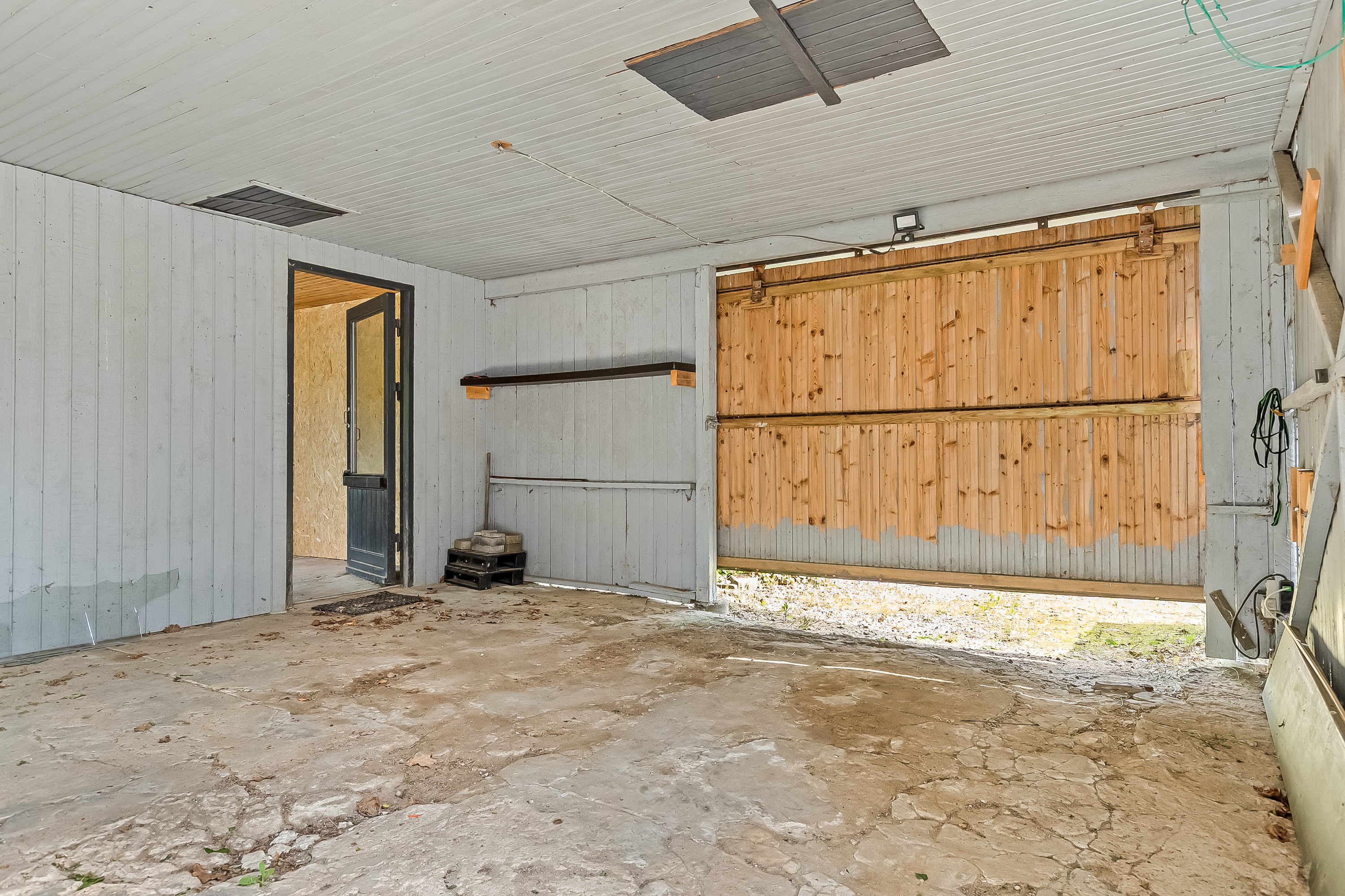 Fremhævet garage billede i fuldskærmstilstand. Billede af Skovvænget 18, 7080 Børkop