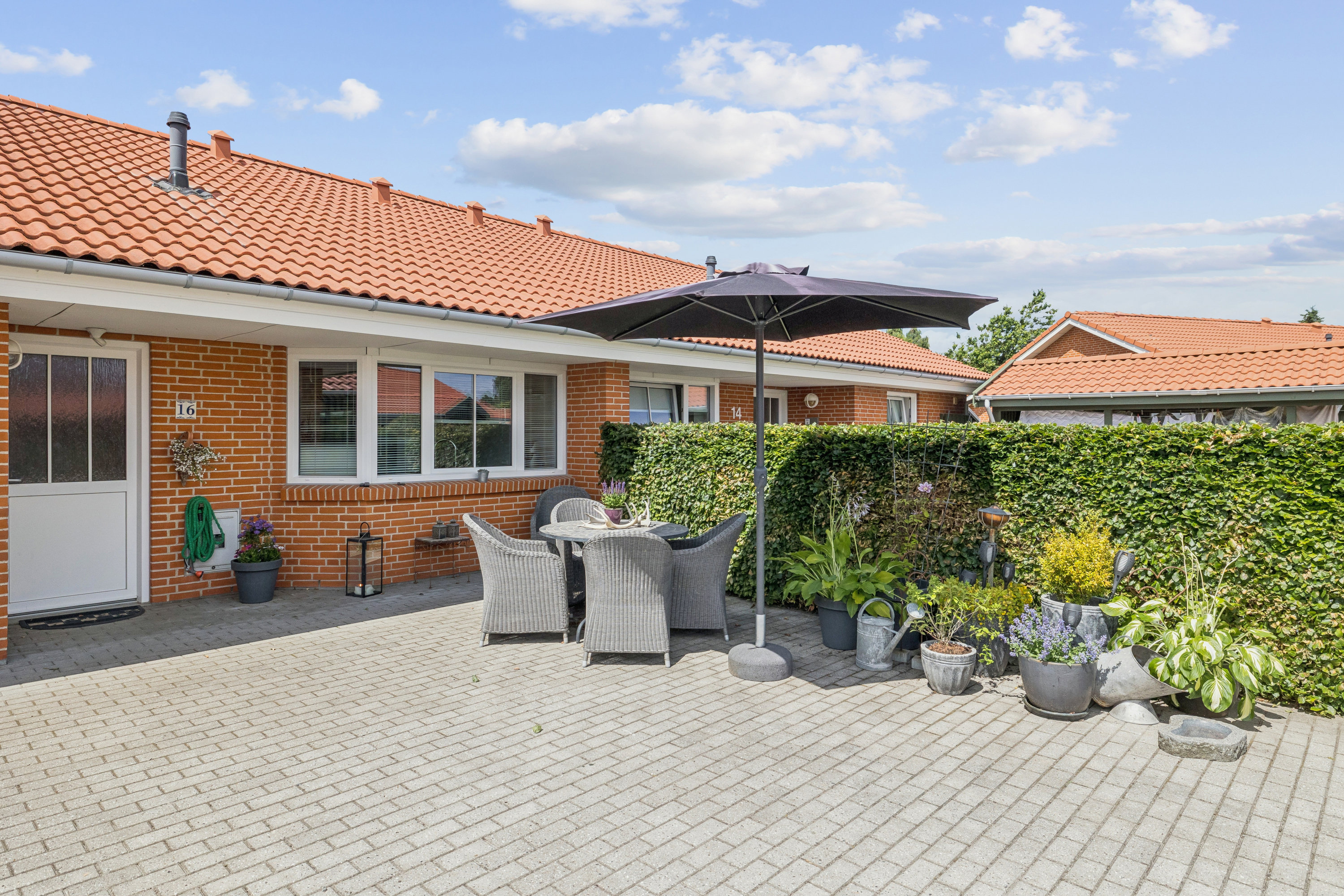 Fremhævet terrasse billede i fuldskærmstilstand. Billede af Østparken 16, Valsgård, 9500 Hobro