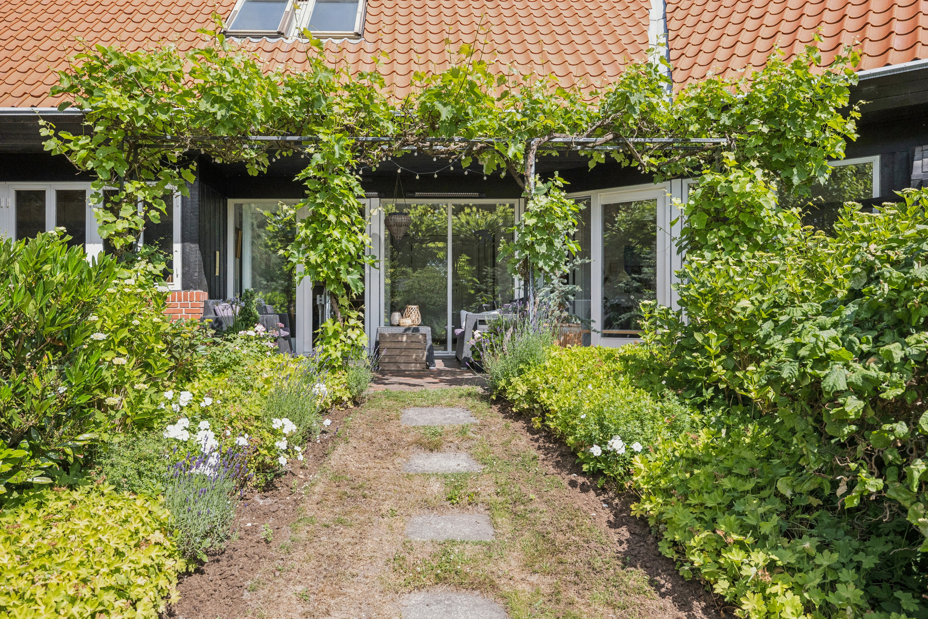 Fremhævet have billede i fuldskærmstilstand. Billede af Vesterled 3, 9560 Hadsund