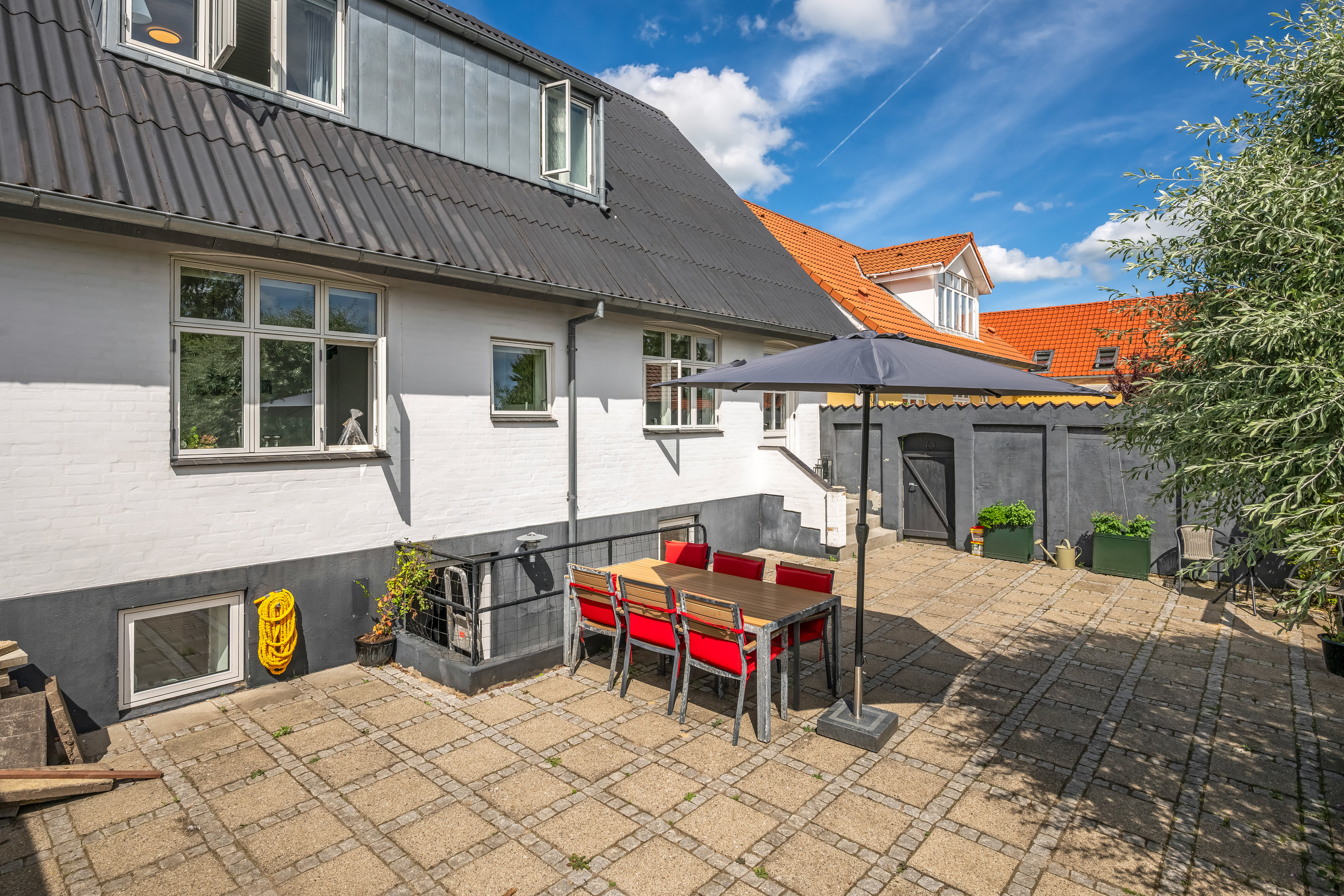 Fremhævet terrasse billede i fuldskærmstilstand. Billede af Dyrvigsvej 5, 6920 Videbæk