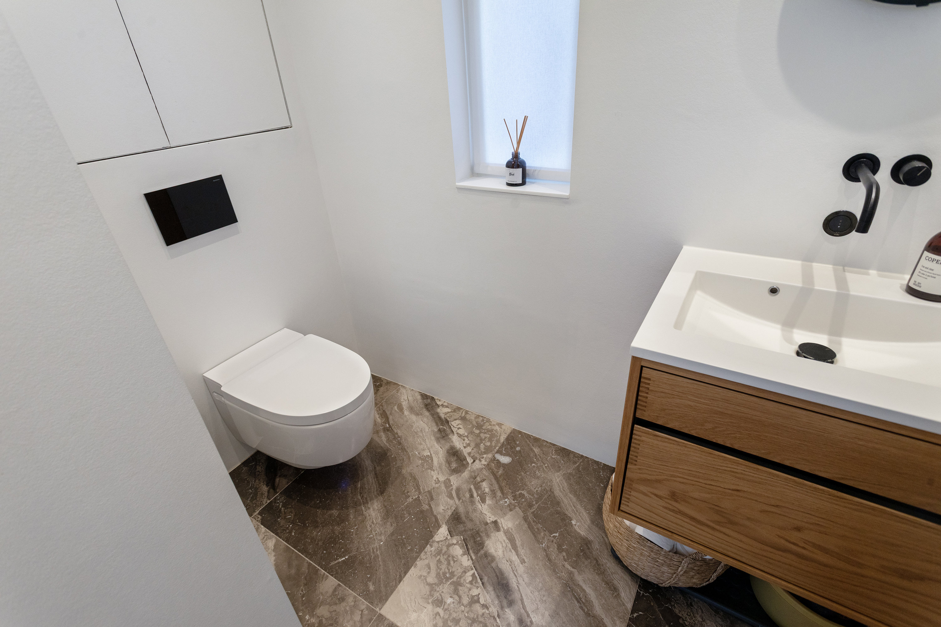 Fremhævet toilet billede i fuldskærmstilstand. Billede af Hagbardvej 18, 2300 København S