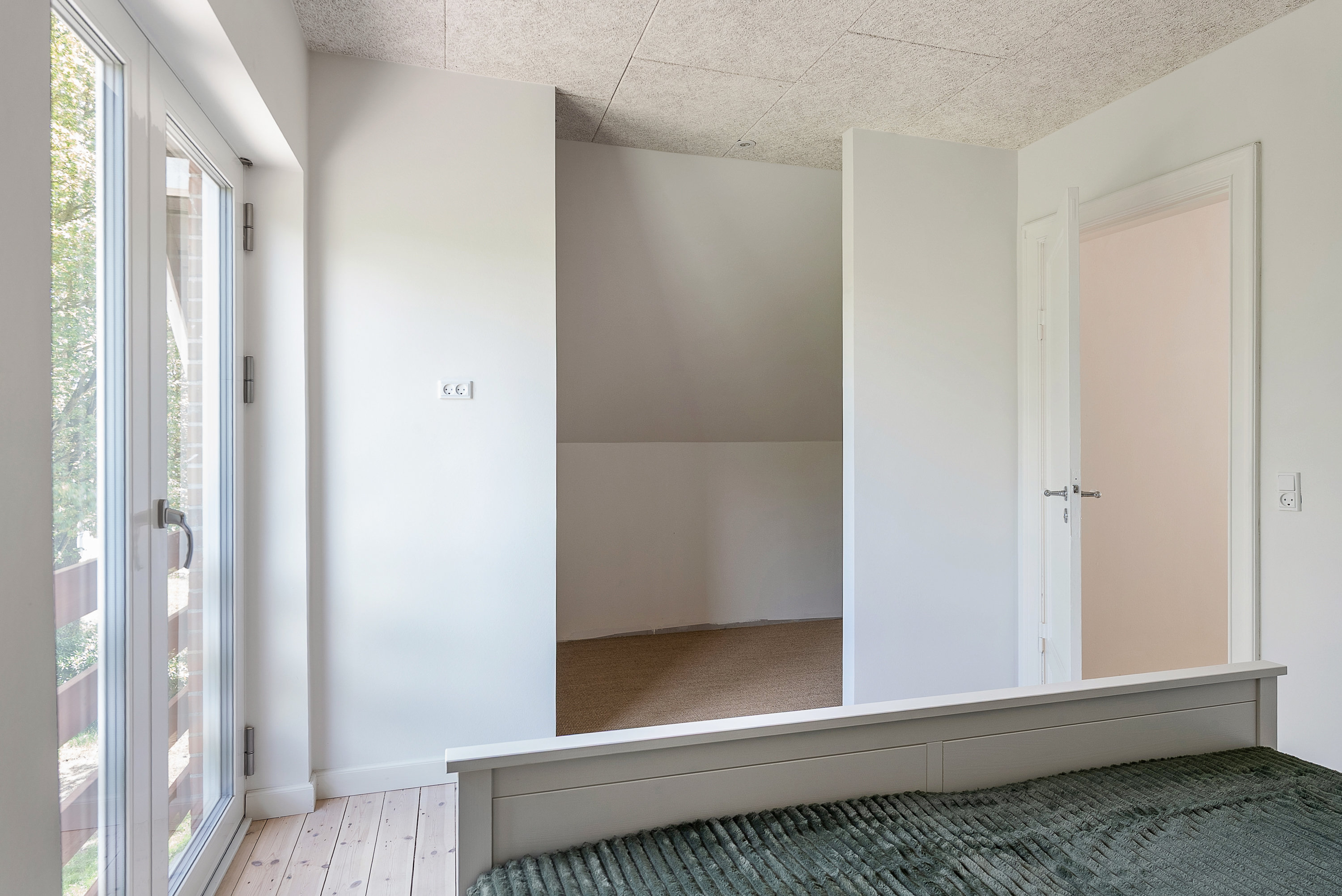 Fremhævet walkin closet billede i fuldskærmstilstand. Billede af Lavløkkevej 2, Trøstrup, 5210 Odense NV