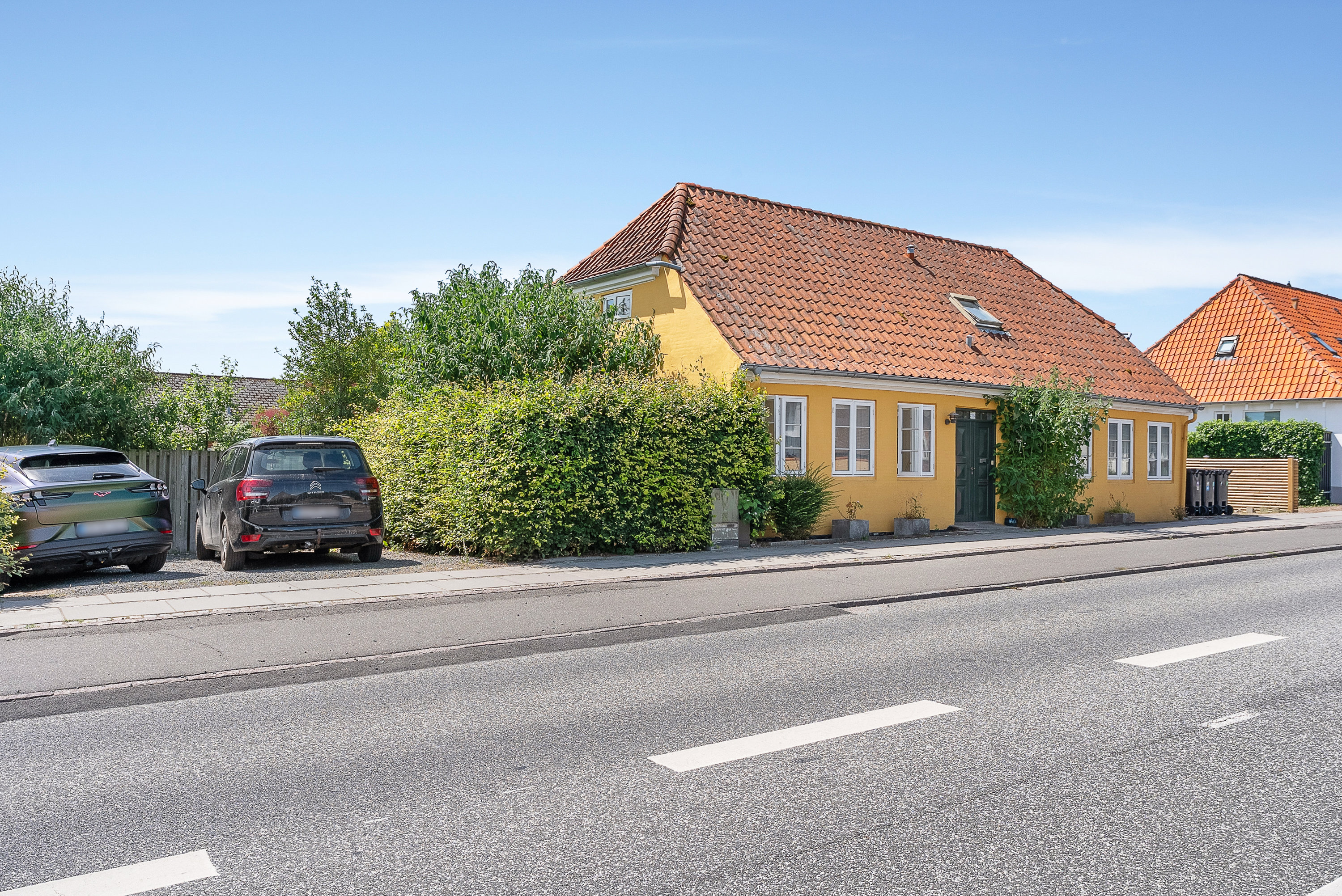 Fremhævet facade billede i fuldskærmstilstand. Billede af Svendborgvej 76, 5600 Faaborg
