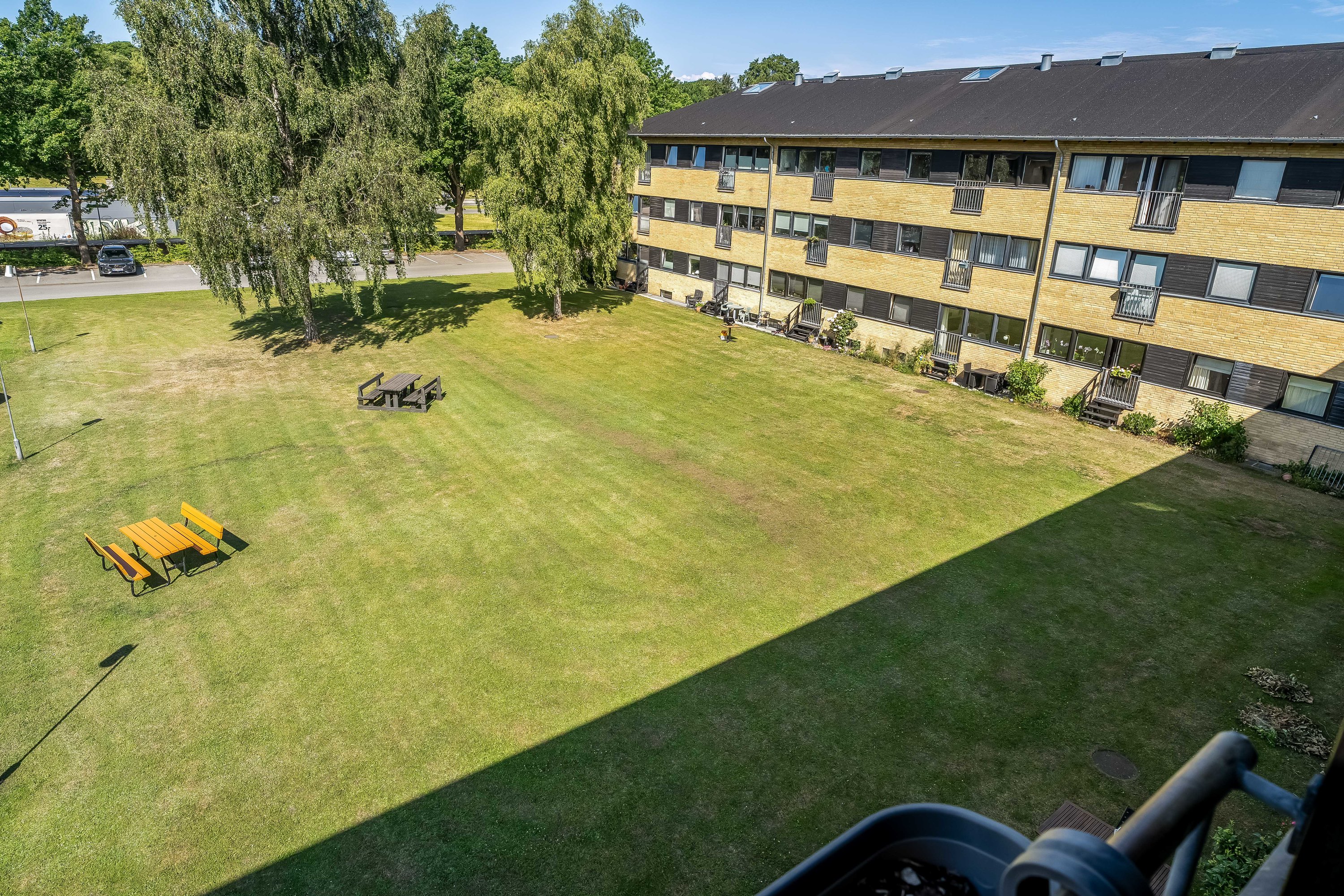 Fremhævet udsigt billede i fuldskærmstilstand. Billede af Gl. Holmegårdsvej 33, 2. th., 3400 Hillerød