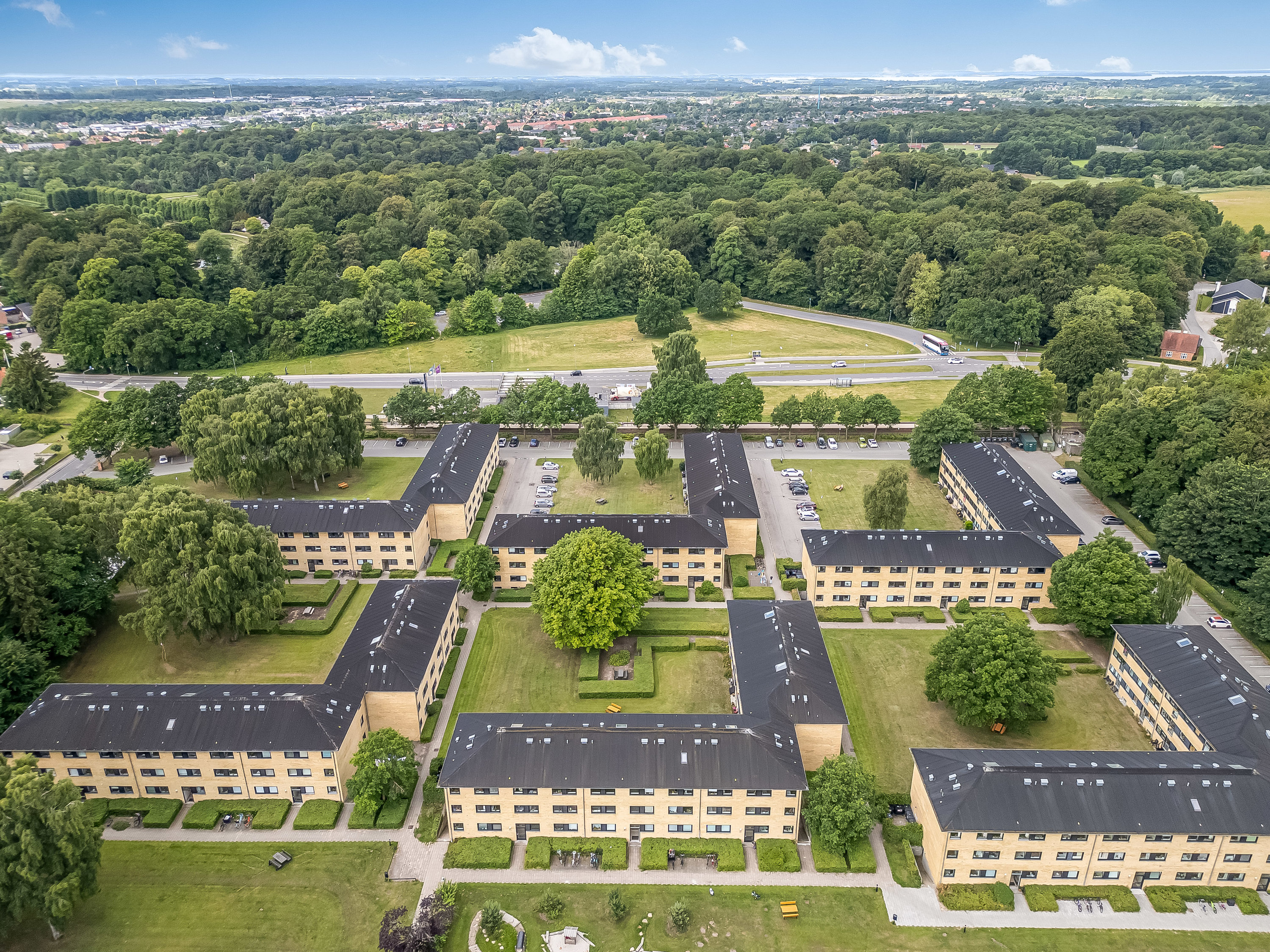 Fremhævet luftfoto billede i fuldskærmstilstand. Billede af Gl. Holmegårdsvej 33, 2. th., 3400 Hillerød
