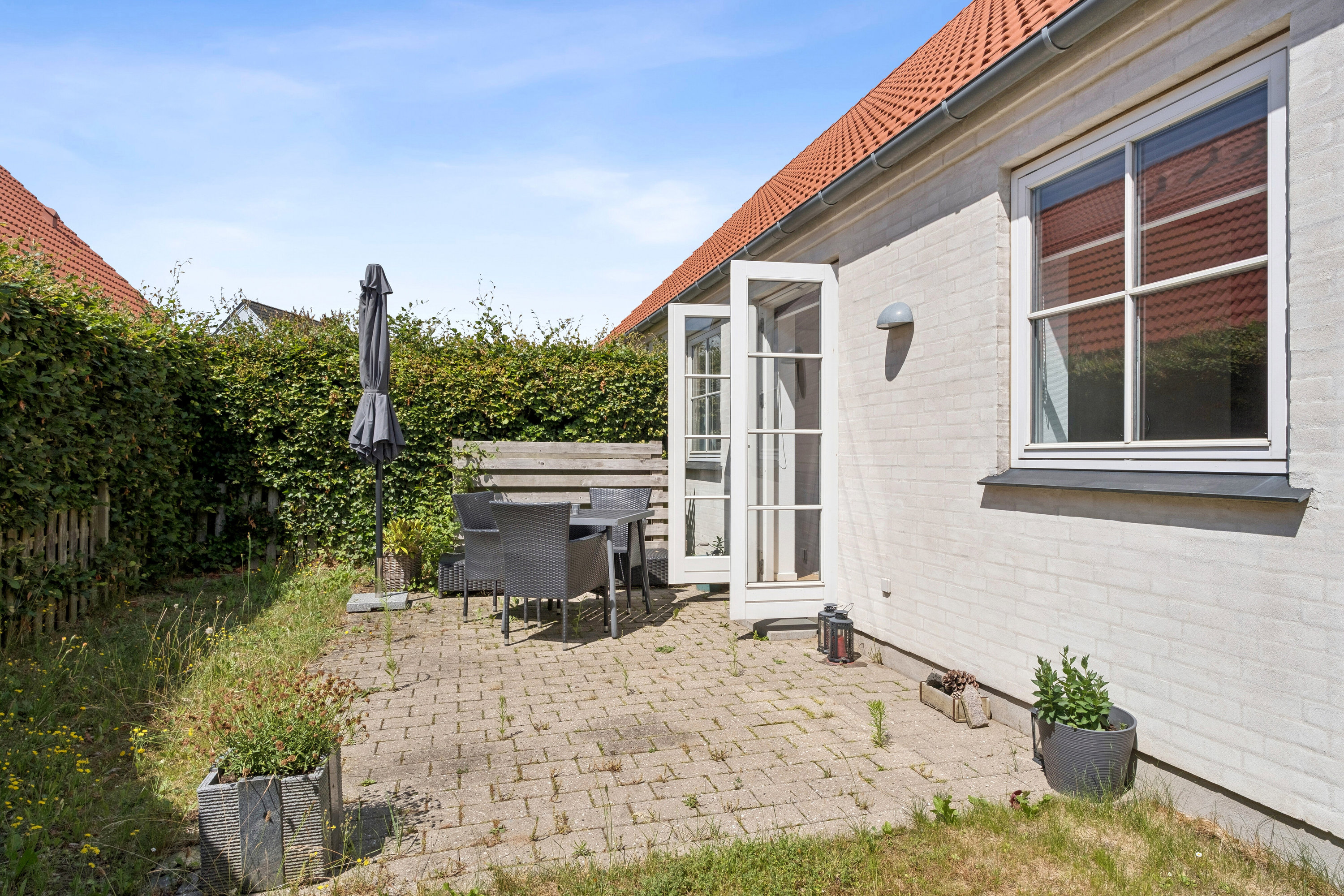 Fremhævet set fra vejen billede i fuldskærmstilstand. Billede af Mosevangen 30, 4773 Stensved