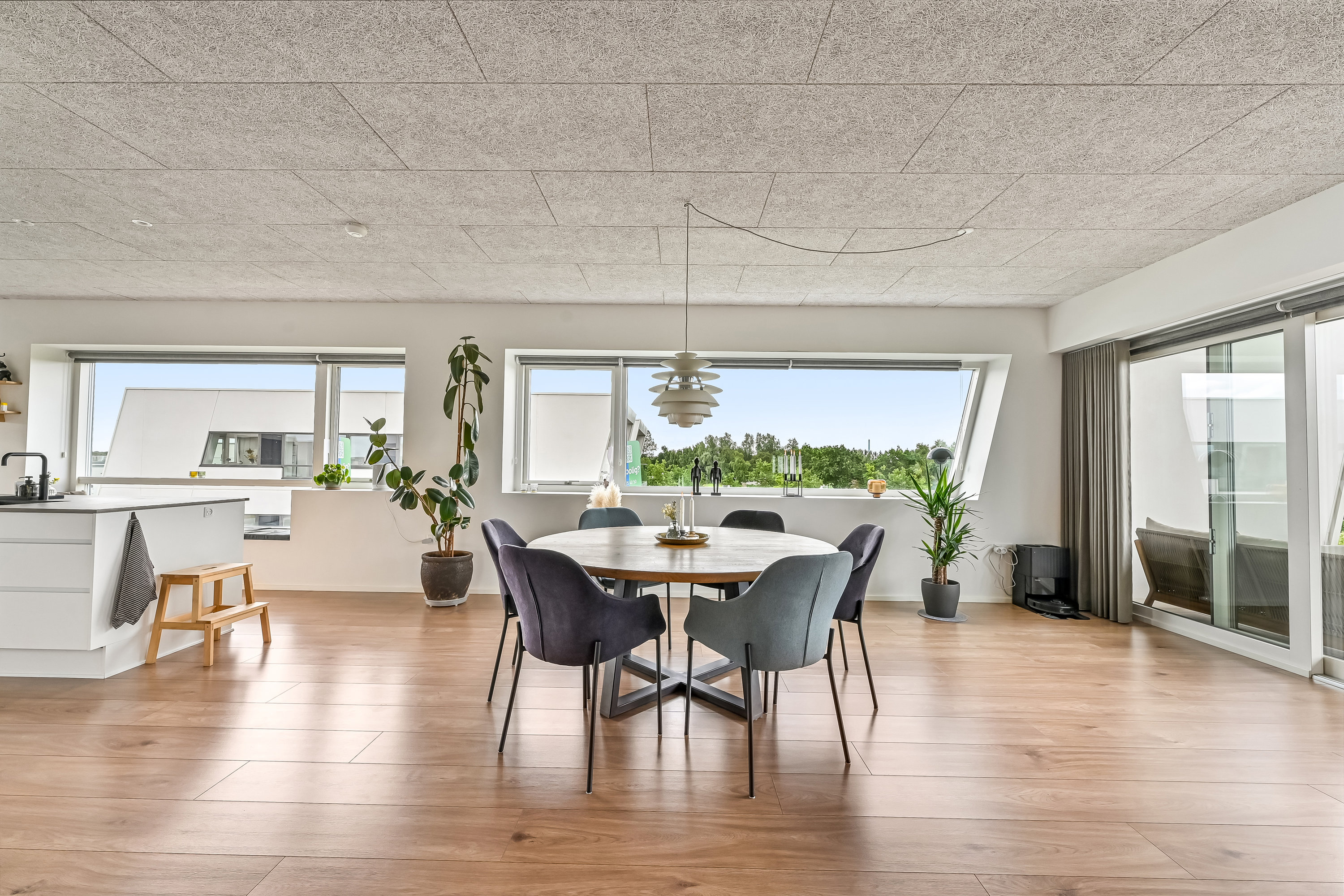 Fremhævet stue billede i fuldskærmstilstand. Billede af Fuglsang Holm 3, 2. tv., Tjørring, 7400 Herning