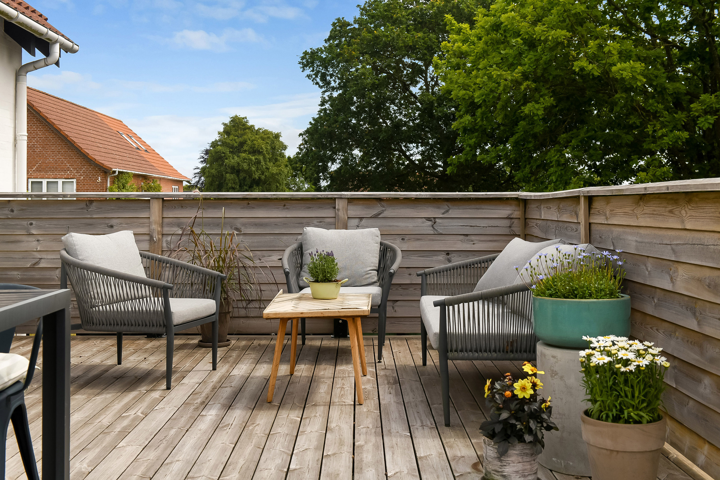 Fremhævet terrasse billede i fuldskærmstilstand. Billede af Søndergårds Alle 10, 6700 Esbjerg