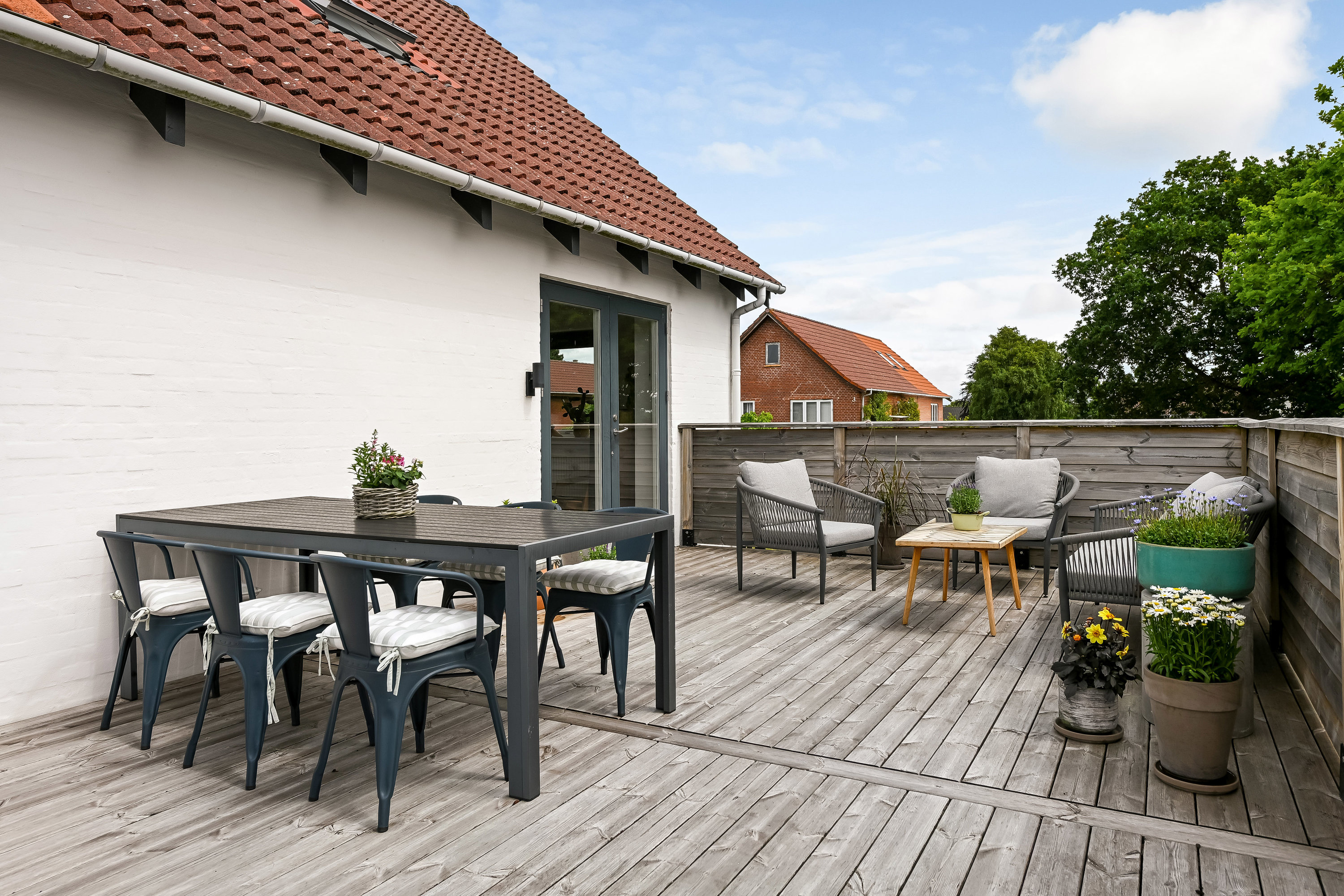 Fremhævet terrasse billede i fuldskærmstilstand. Billede af Søndergårds Alle 10, 6700 Esbjerg