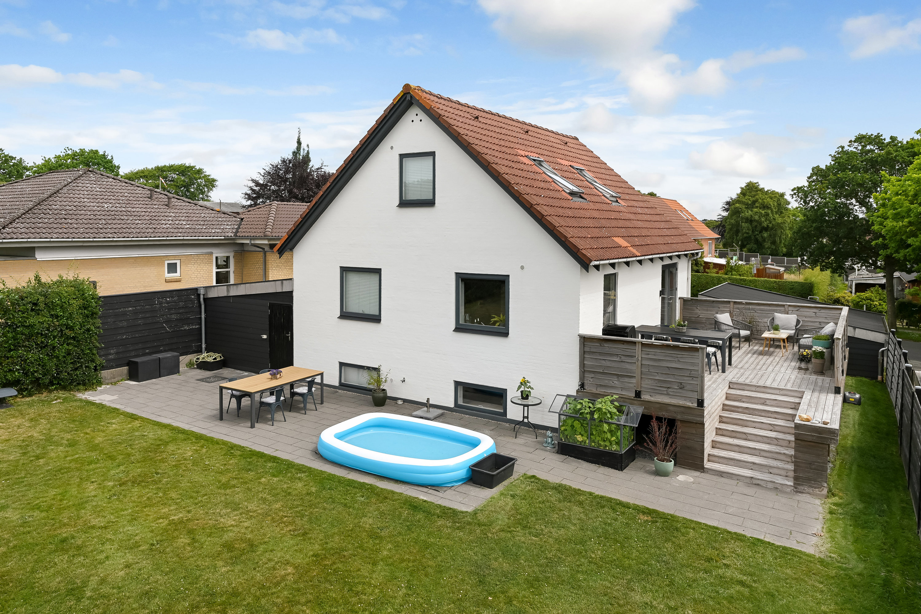 Fremhævet terrasse billede i fuldskærmstilstand. Billede af Søndergårds Alle 10, 6700 Esbjerg