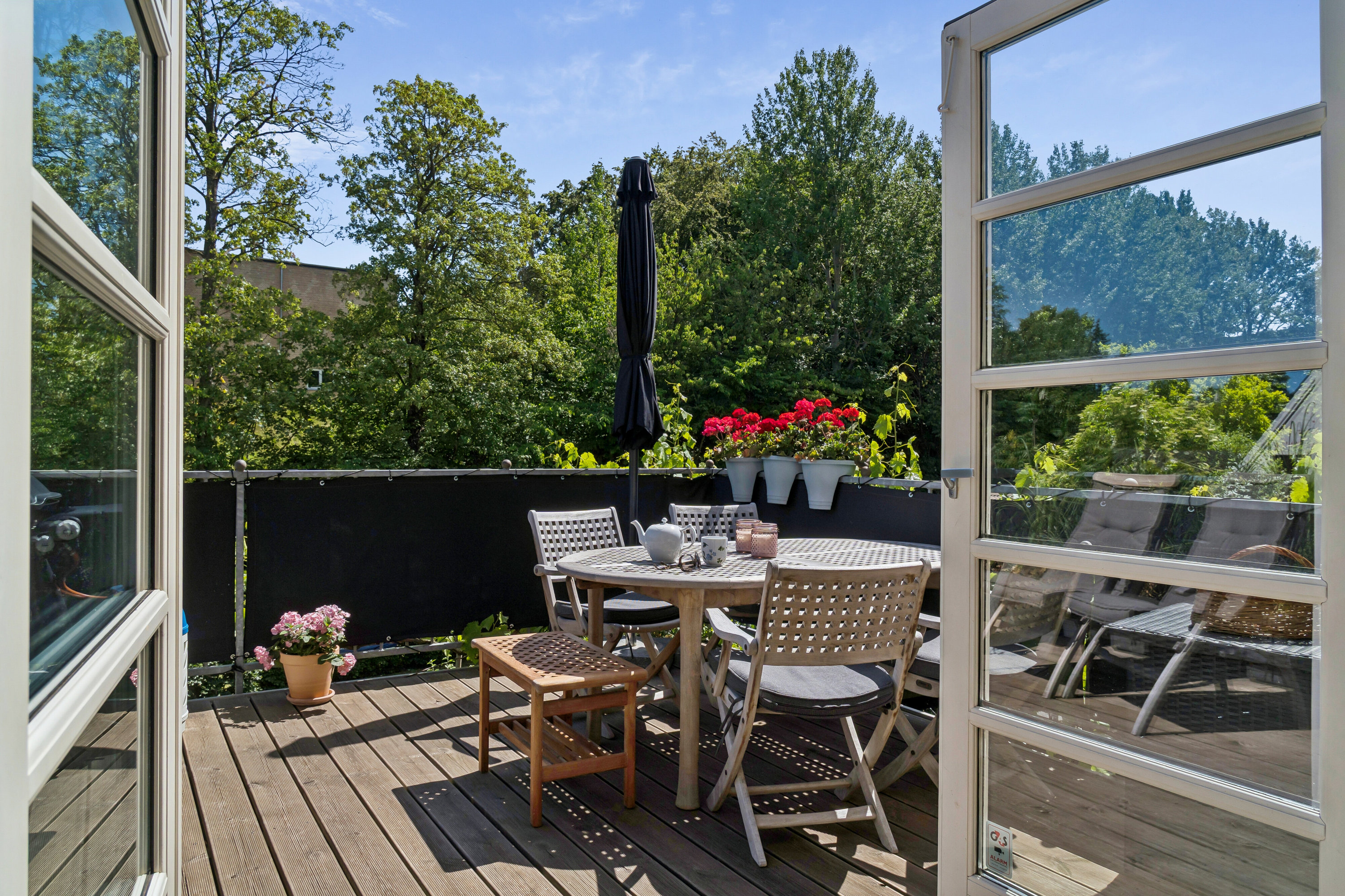 Fremhævet terrasse billede i fuldskærmstilstand. Billede af Vestre Kongevej 23, 8260 Viby J