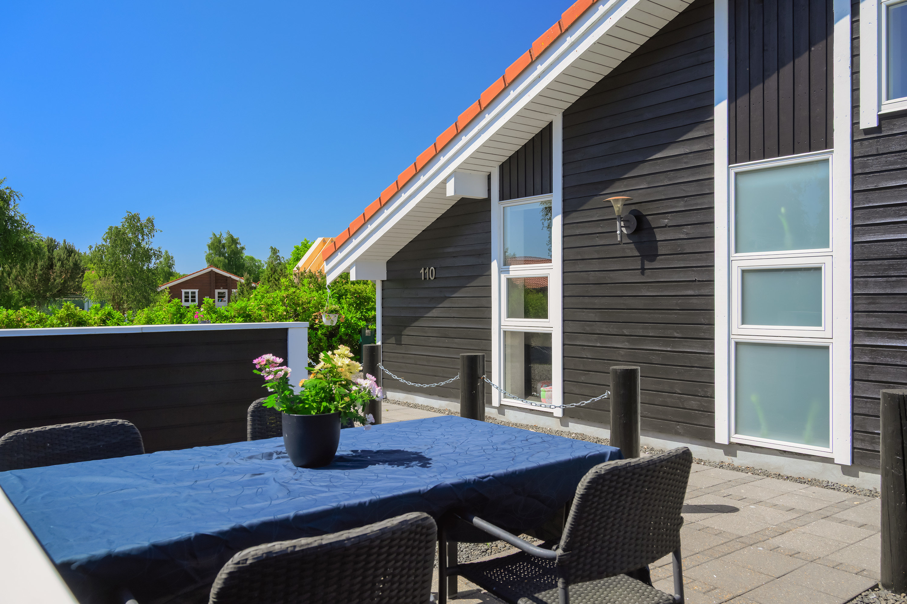 Fremhævet terrasse billede i fuldskærmstilstand. Billede af Marielyst Strandpark 110, 4873 Væggerløse
