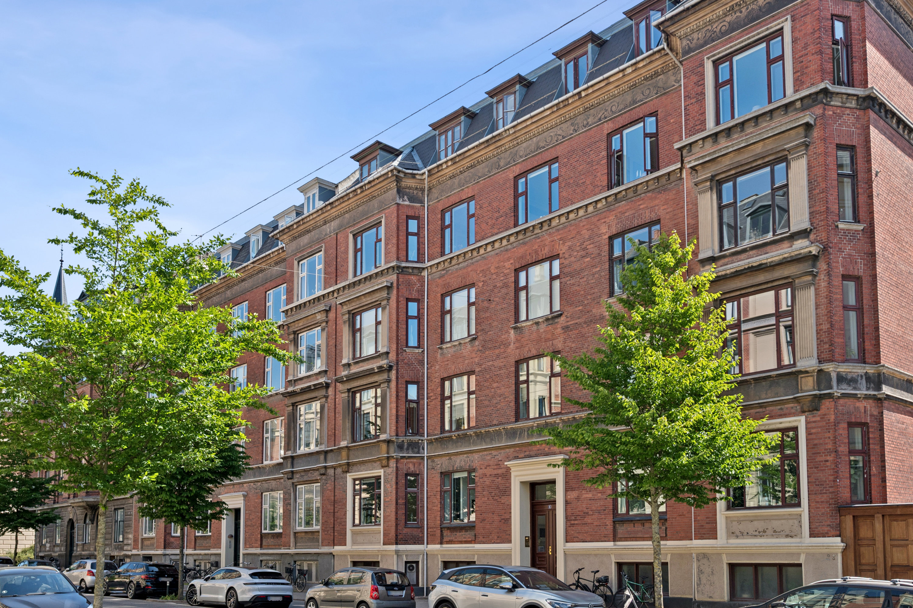 Fremhævet andet billede i fuldskærmstilstand. Billede af Madvigs Alle 4, 4. tv., 1829 Frederiksberg C