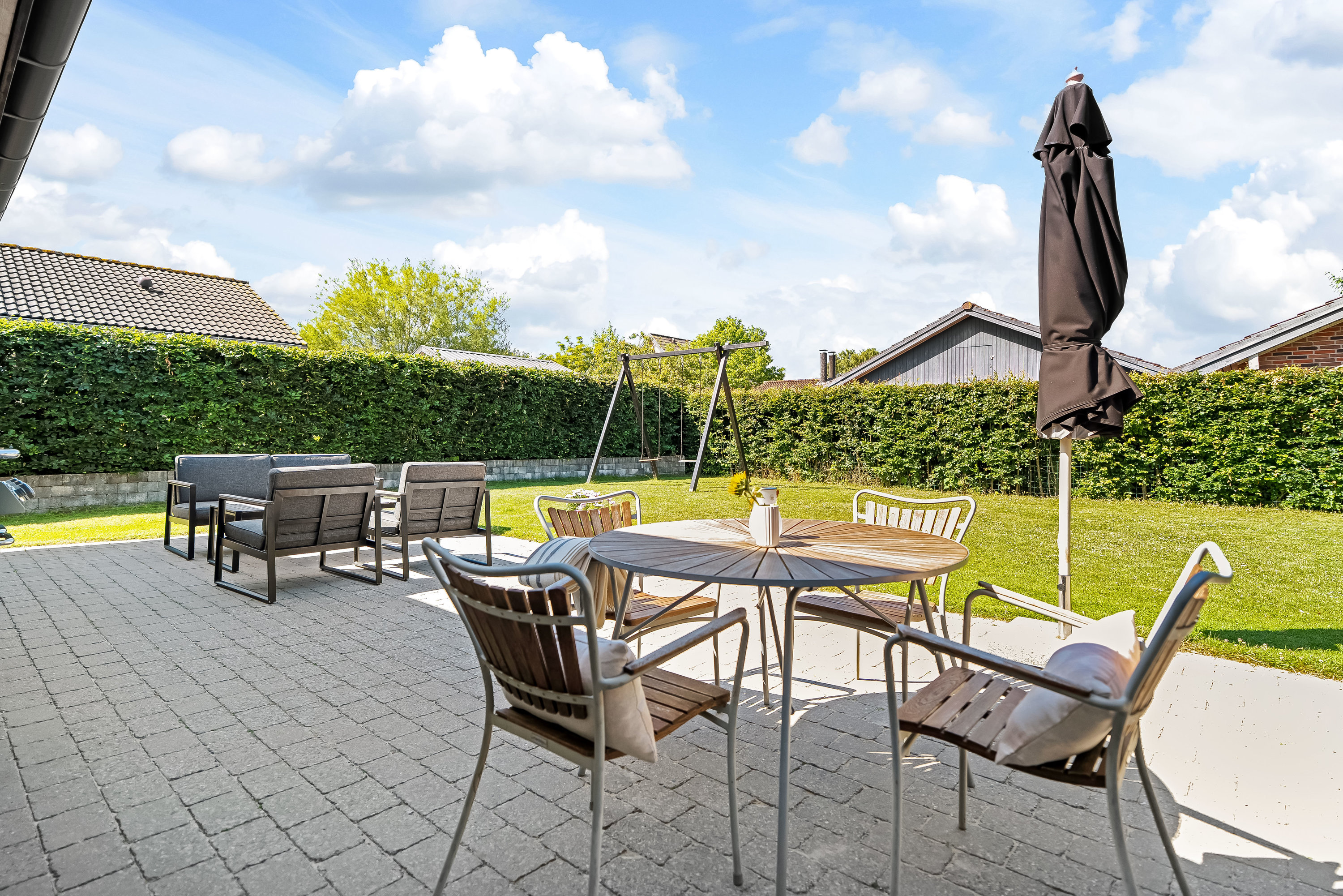 Fremhævet terrasse billede i fuldskærmstilstand. Billede af Solhøjvej 5, 3400 Hillerød