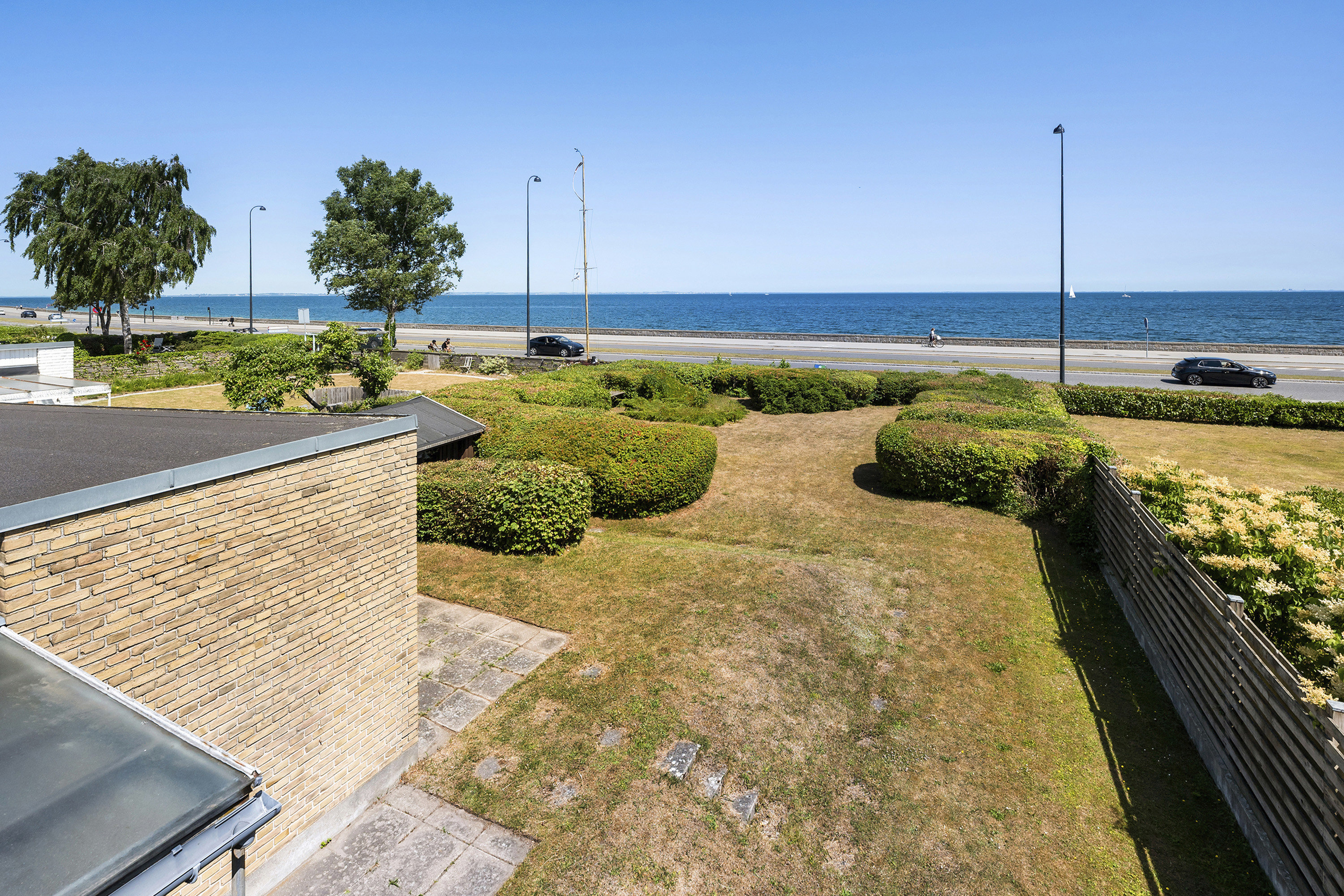 Fremhævet havudsigt billede i fuldskærmstilstand. Billede af Strandvejen 308A, 2930 Klampenborg