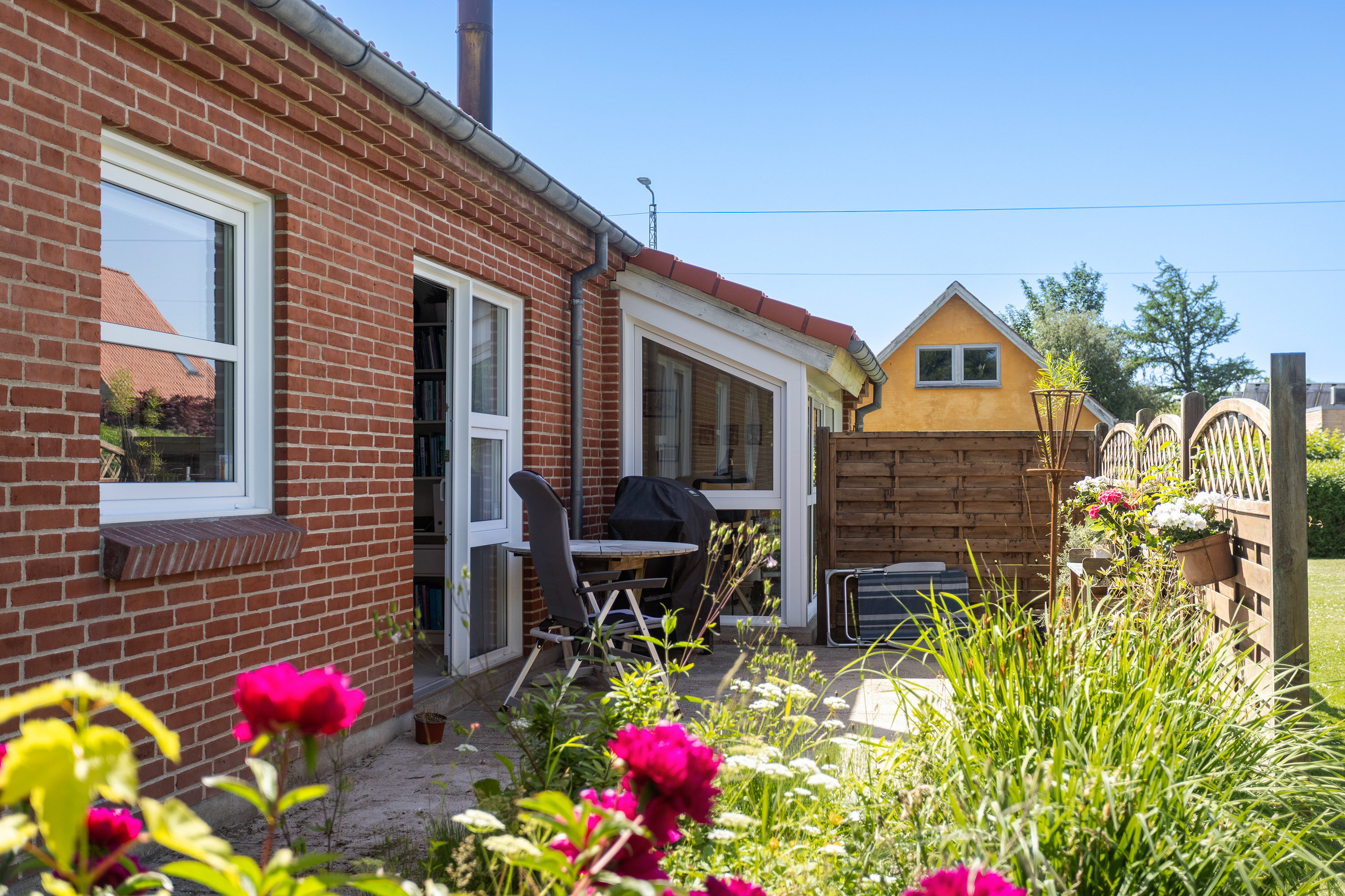 Fremhævet terrasse billede i fuldskærmstilstand. Billede af Møllevej 9, 9760 Vrå