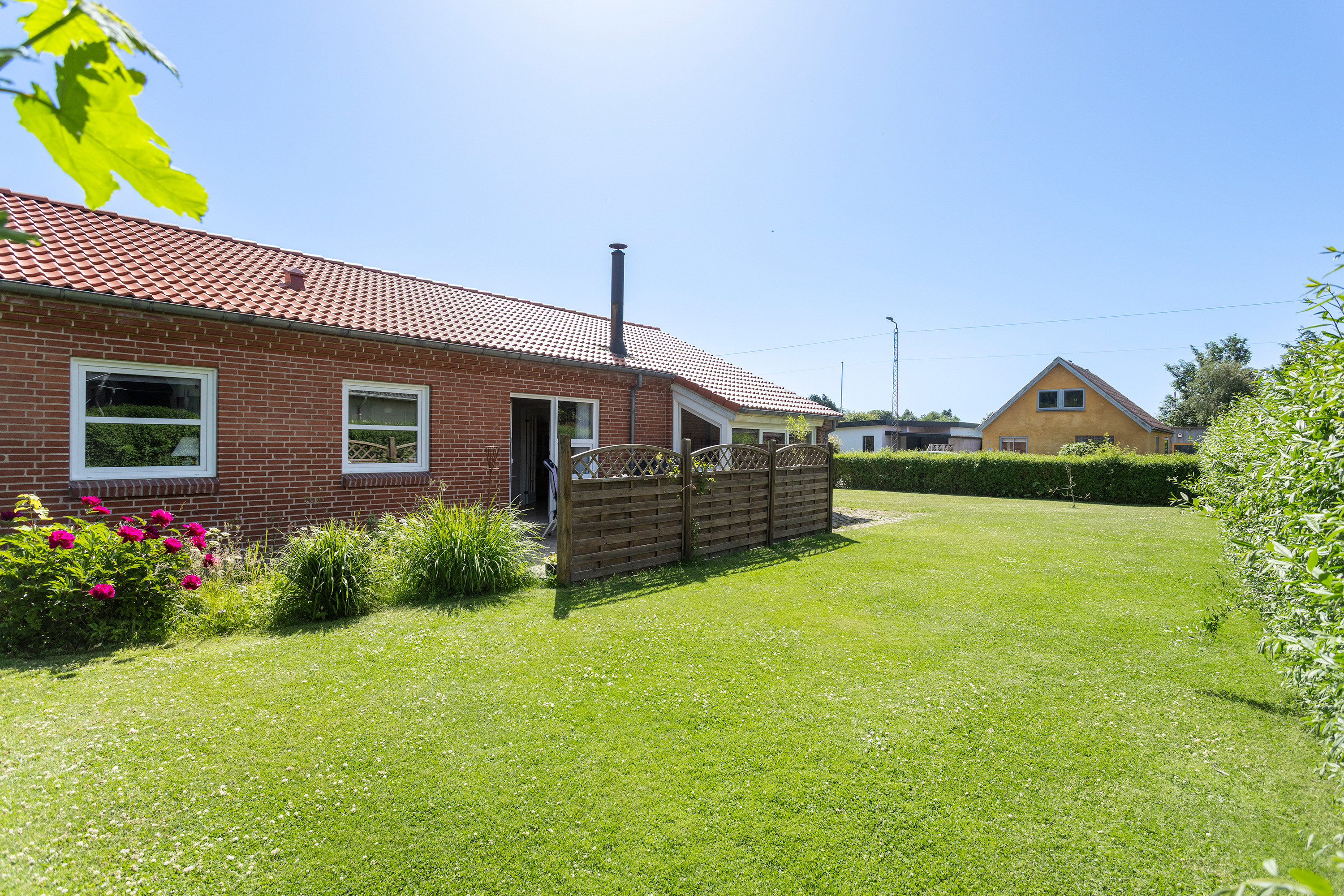 Fremhævet facade billede i fuldskærmstilstand. Billede af Møllevej 9, 9760 Vrå