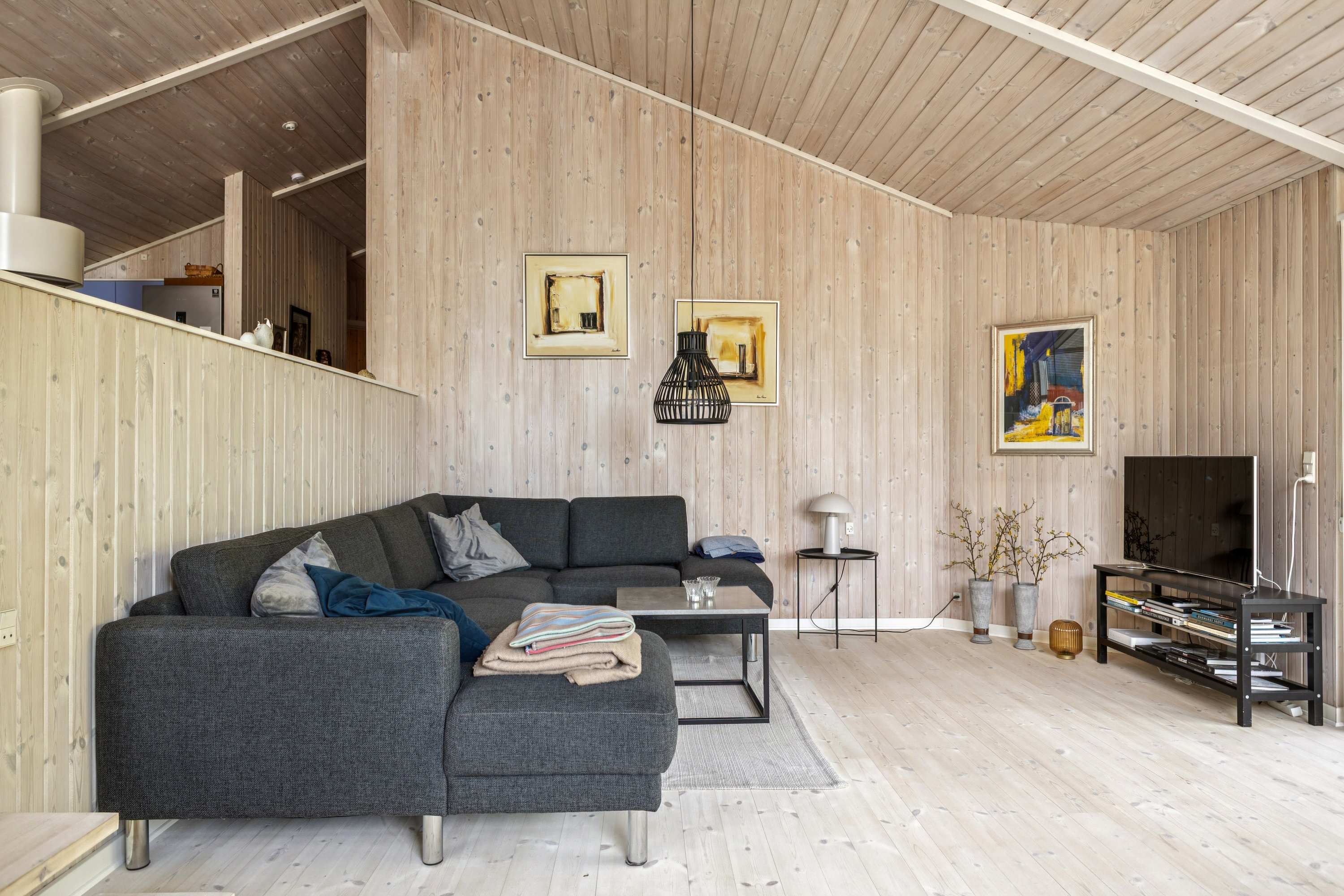 Fremhævet stue billede i fuldskærmstilstand. Billede af Fyrreskrænten 14, 8400 Ebeltoft