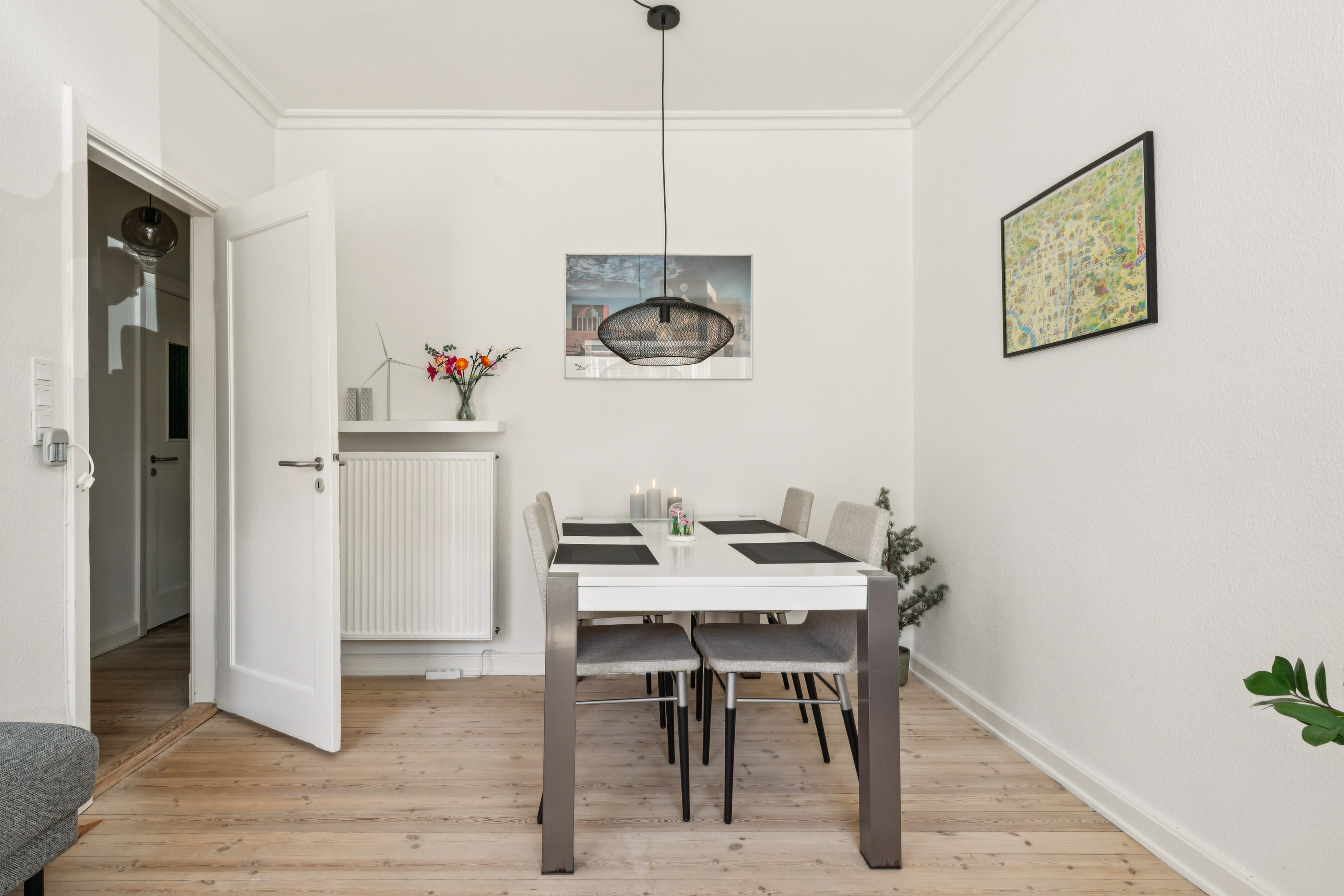 Fremhævet stue billede i fuldskærmstilstand. Billede af Sønderbro 15, st. th., 9000 Aalborg