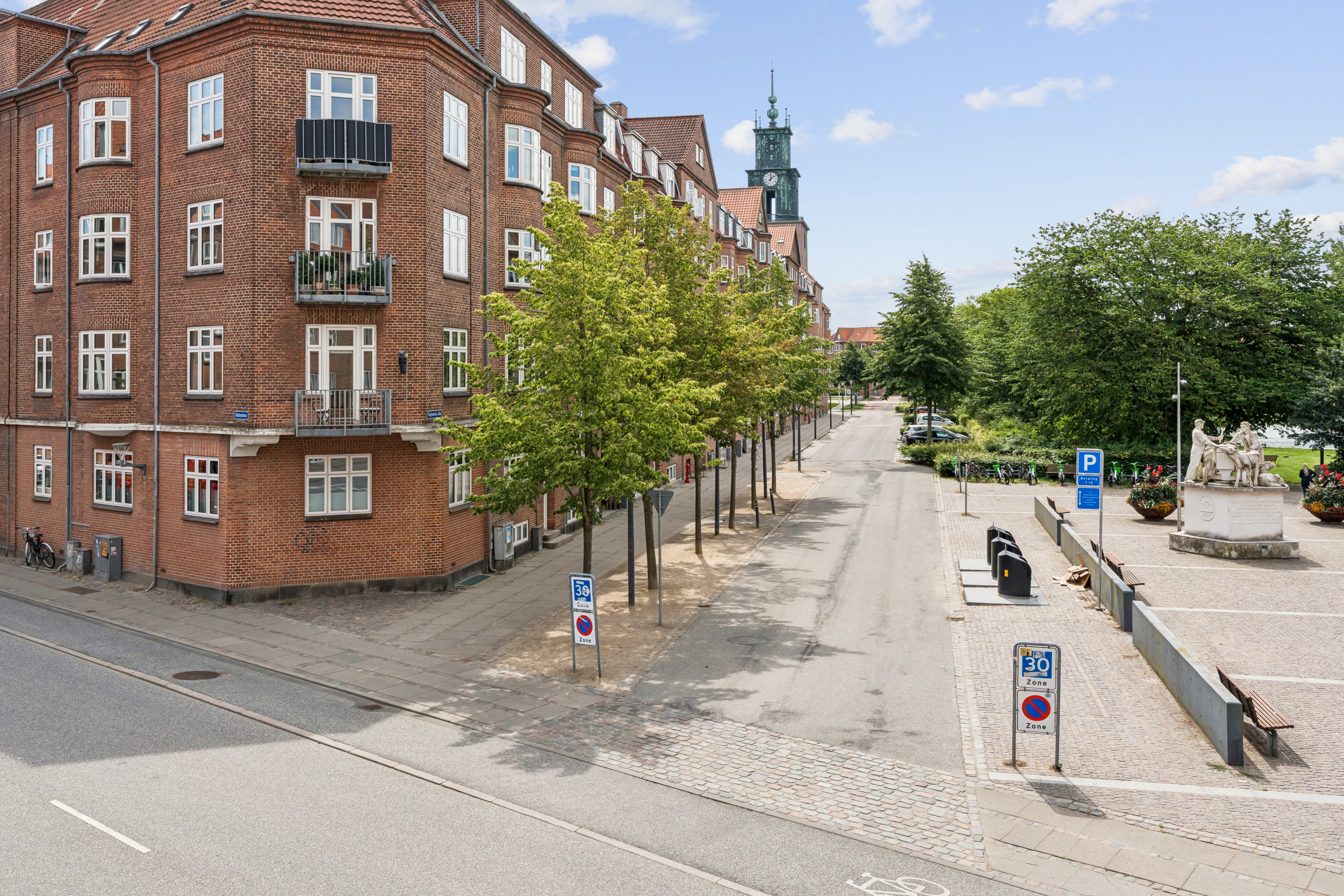 Fremhævet andet billede i fuldskærmstilstand. Billede af Teglværks Alle 1, 3. th., 9000 Aalborg