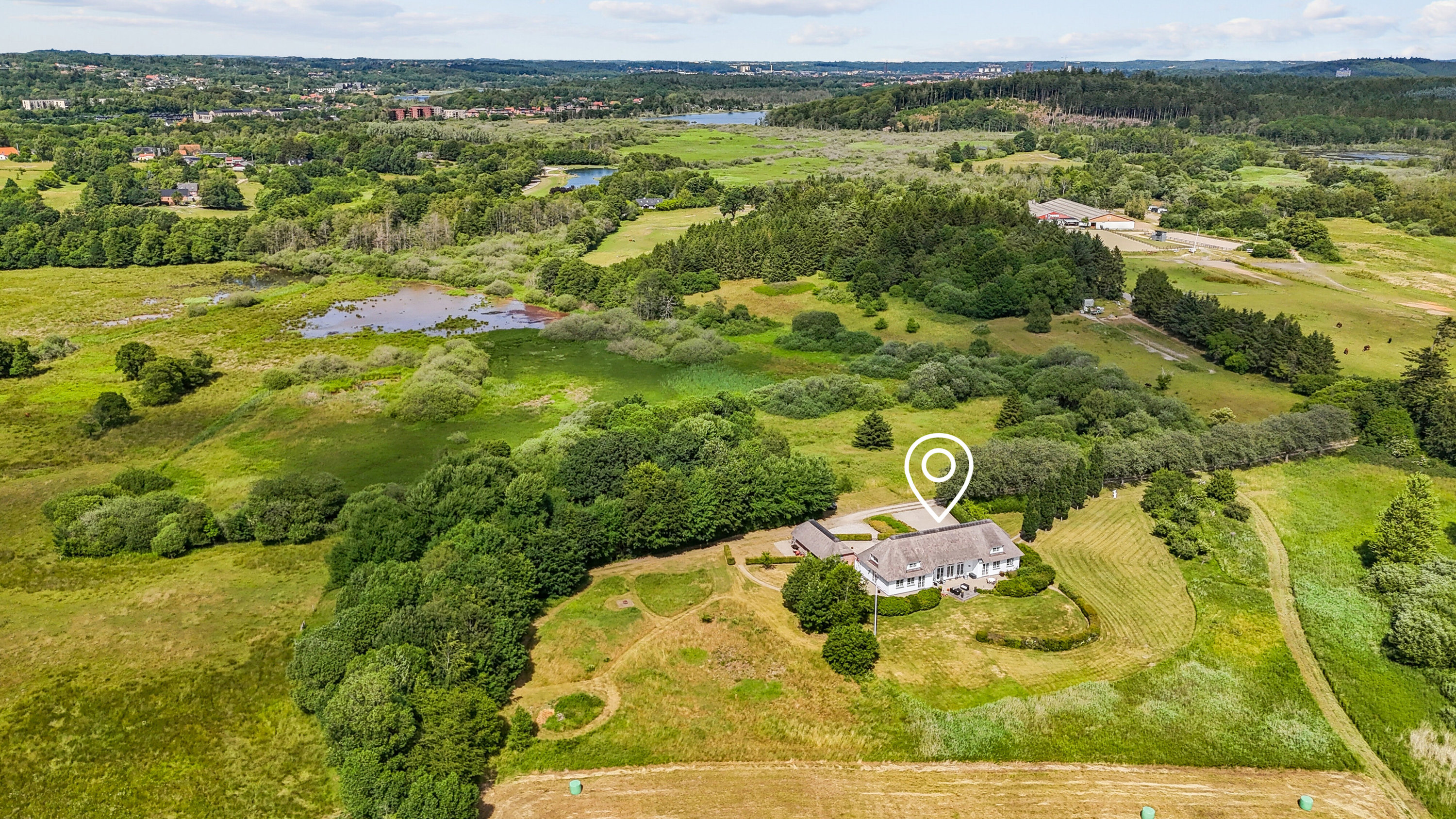 Fremhævet luftfoto billede i fuldskærmstilstand. Billede af Funderholmevej 76, Funderholme, 8600 Silkeborg