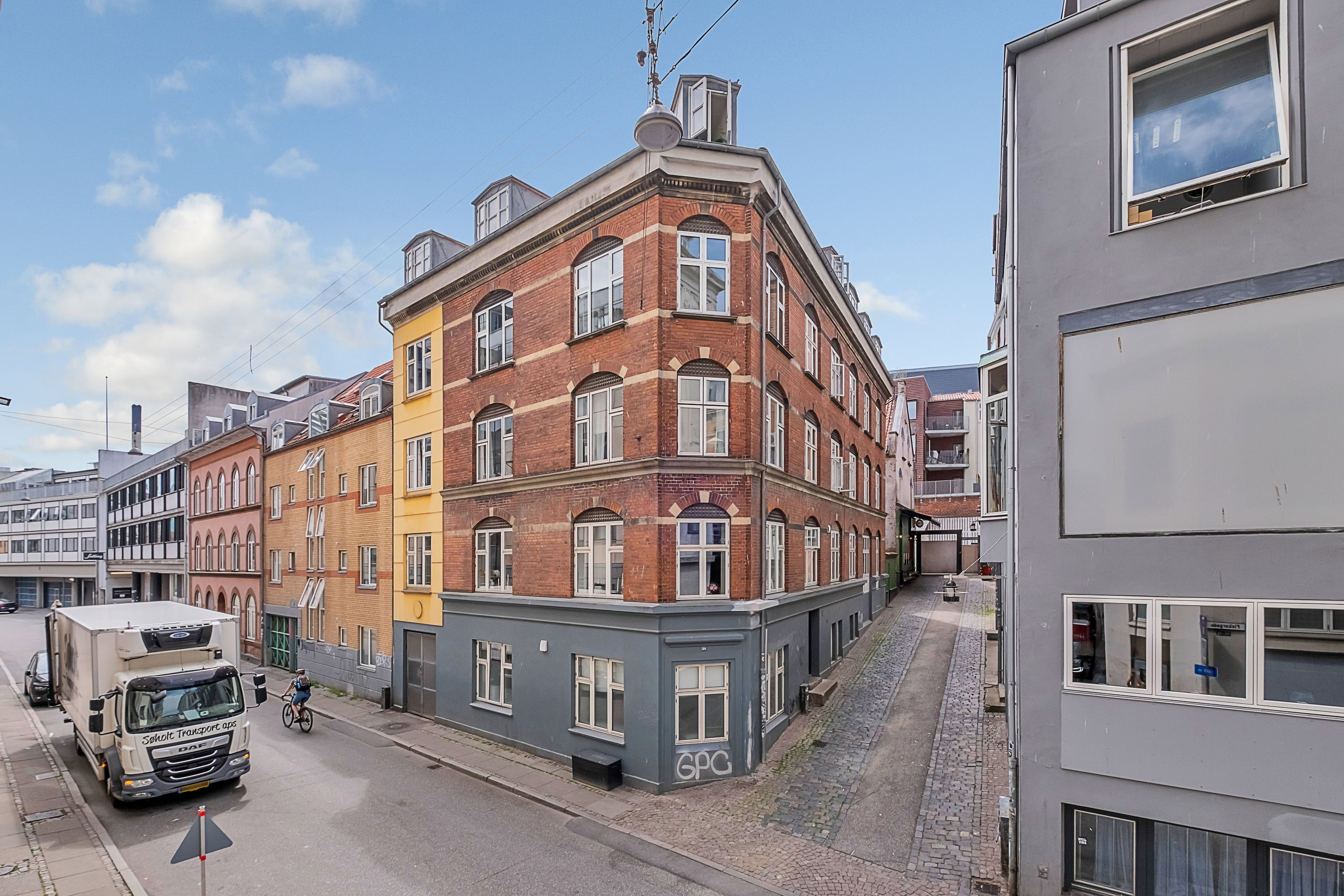 Fremhævet facade billede i fuldskærmstilstand. Billede af Fiskergade 38, 3. tv., 8000 Aarhus C