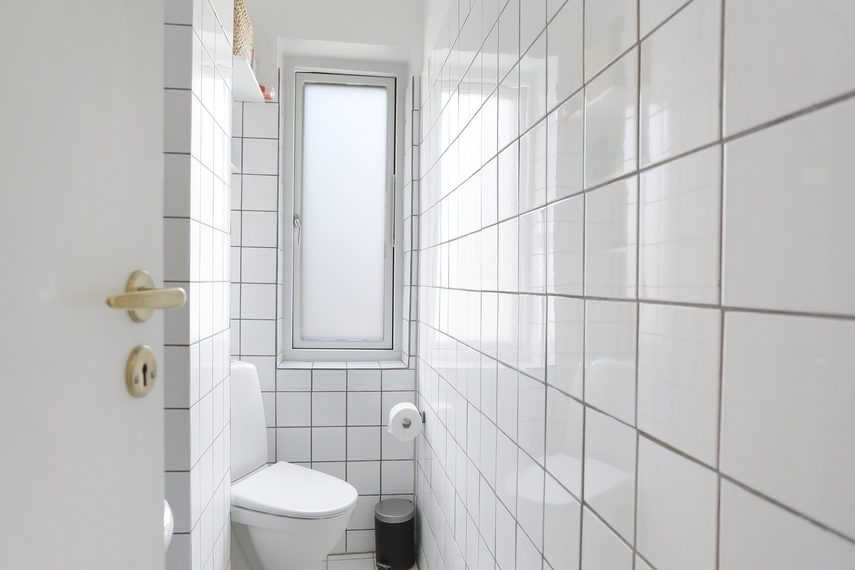 Fremhævet toilet billede i fuldskærmstilstand. Billede af Syriensvej 26, 1. 2., 2300 København S
