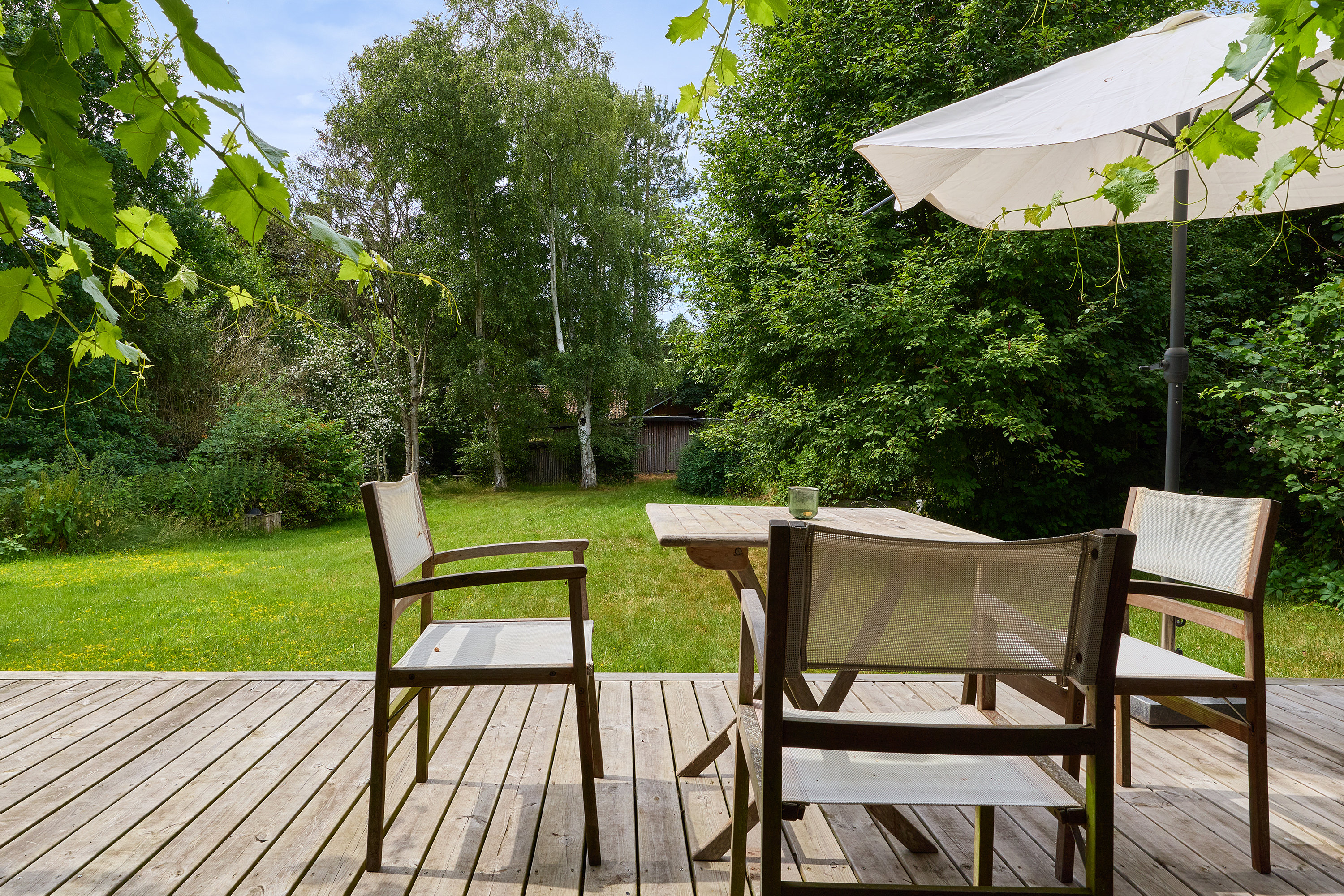 Fremhævet terrasse billede i fuldskærmstilstand. Billede af Dams-Åsen 20, Rågeleje, 3210 Vejby