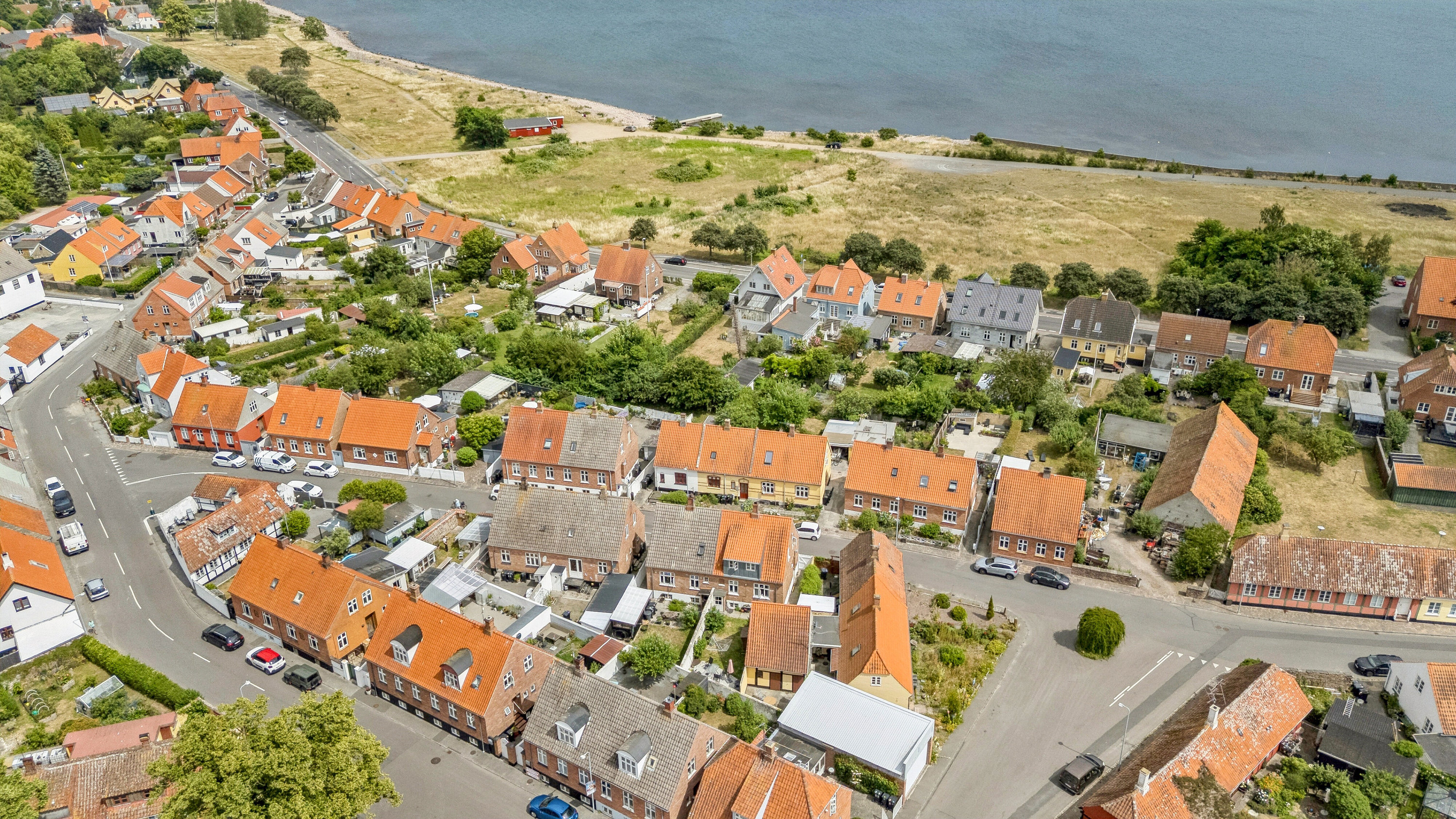 Fremhævet luftfoto billede i fuldskærmstilstand. Billede af Julestuen 4, 3730 Nexø