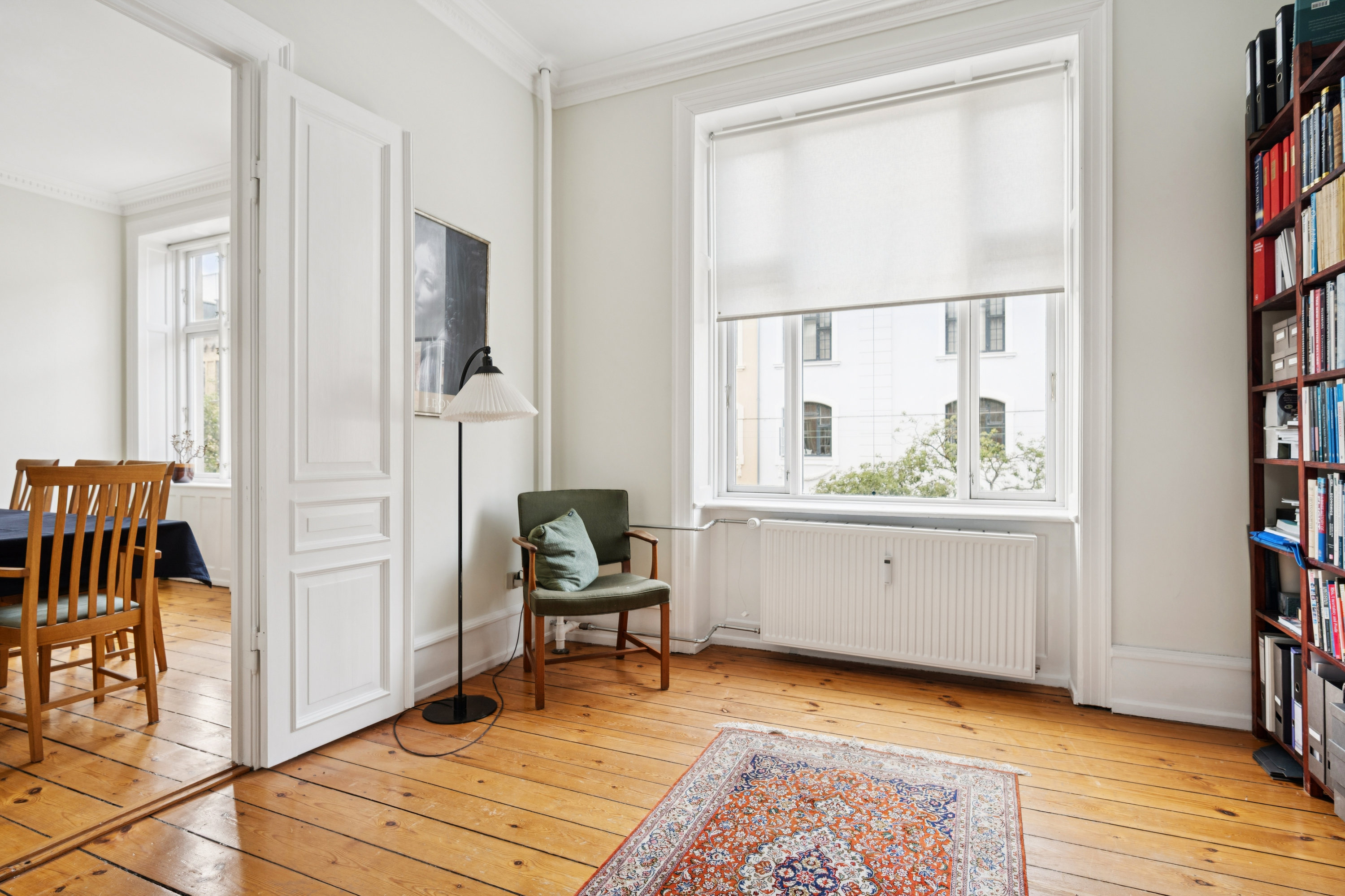 Fremhævet stue billede i fuldskærmstilstand. Billede af Hollændervej 26, 2. tv., 1855 Frederiksberg C