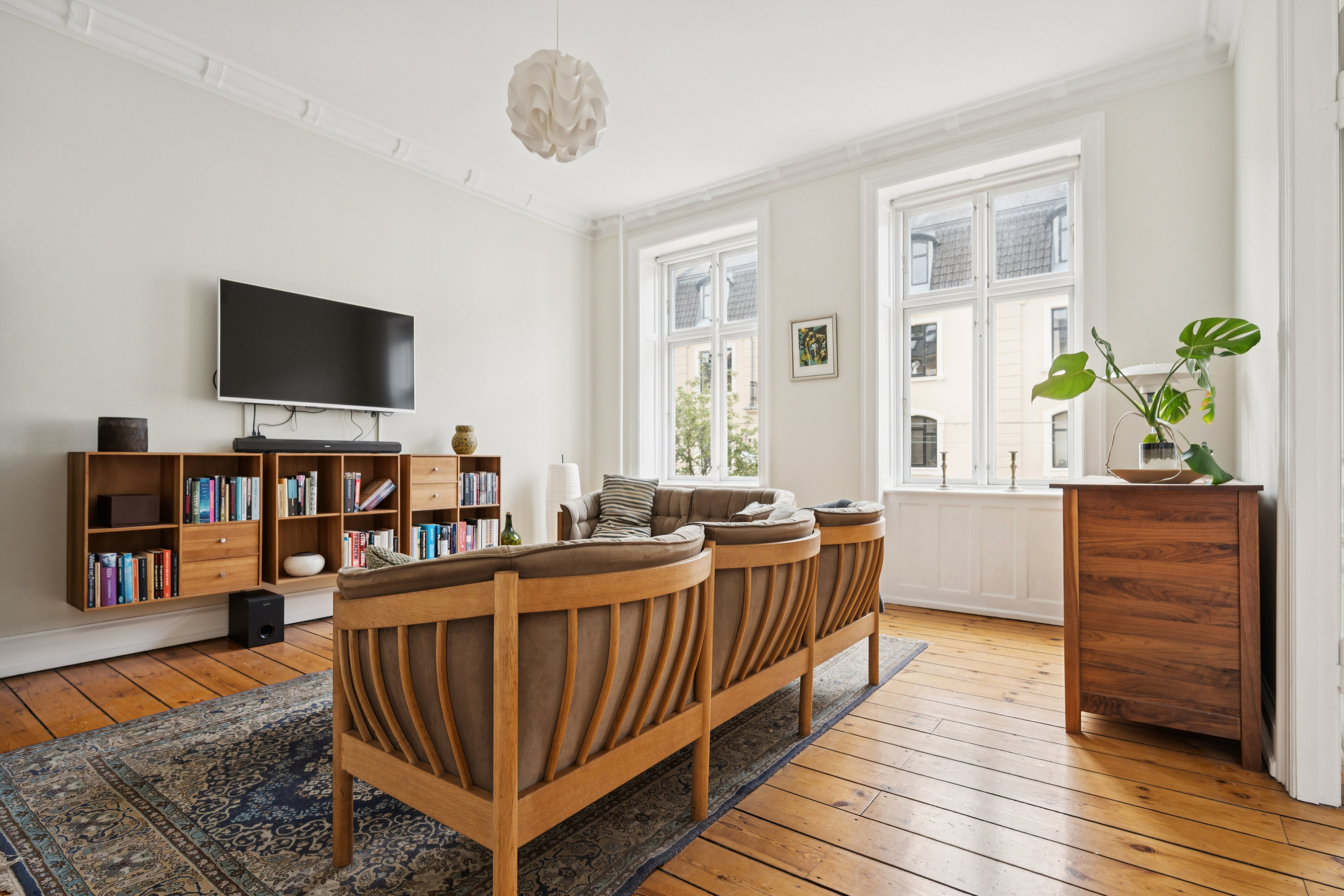 Fremhævet stue billede i fuldskærmstilstand. Billede af Hollændervej 26, 2. tv., 1855 Frederiksberg C
