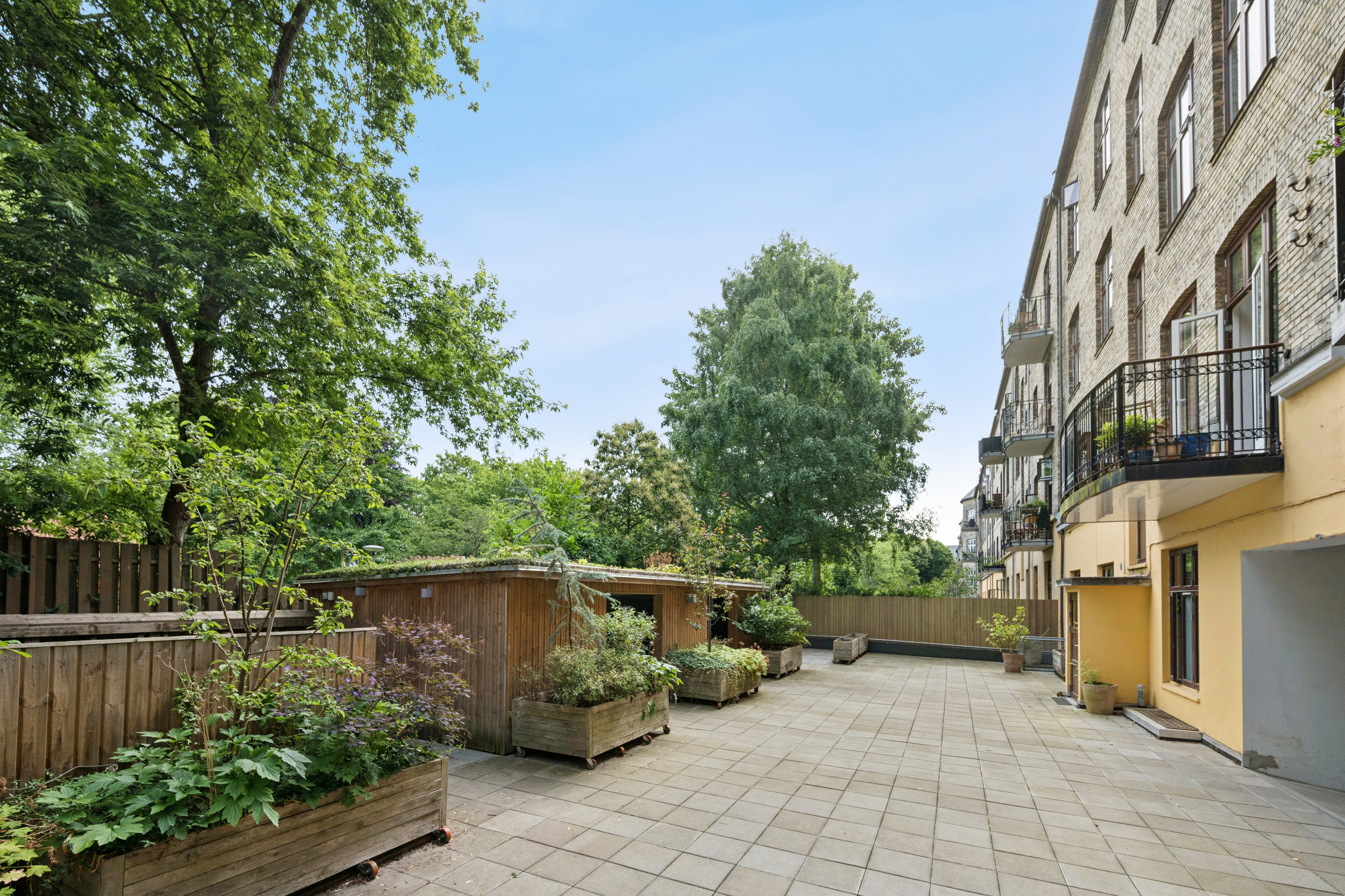 Fremhævet terrasse billede i fuldskærmstilstand. Billede af Hollændervej 26, 2. tv., 1855 Frederiksberg C
