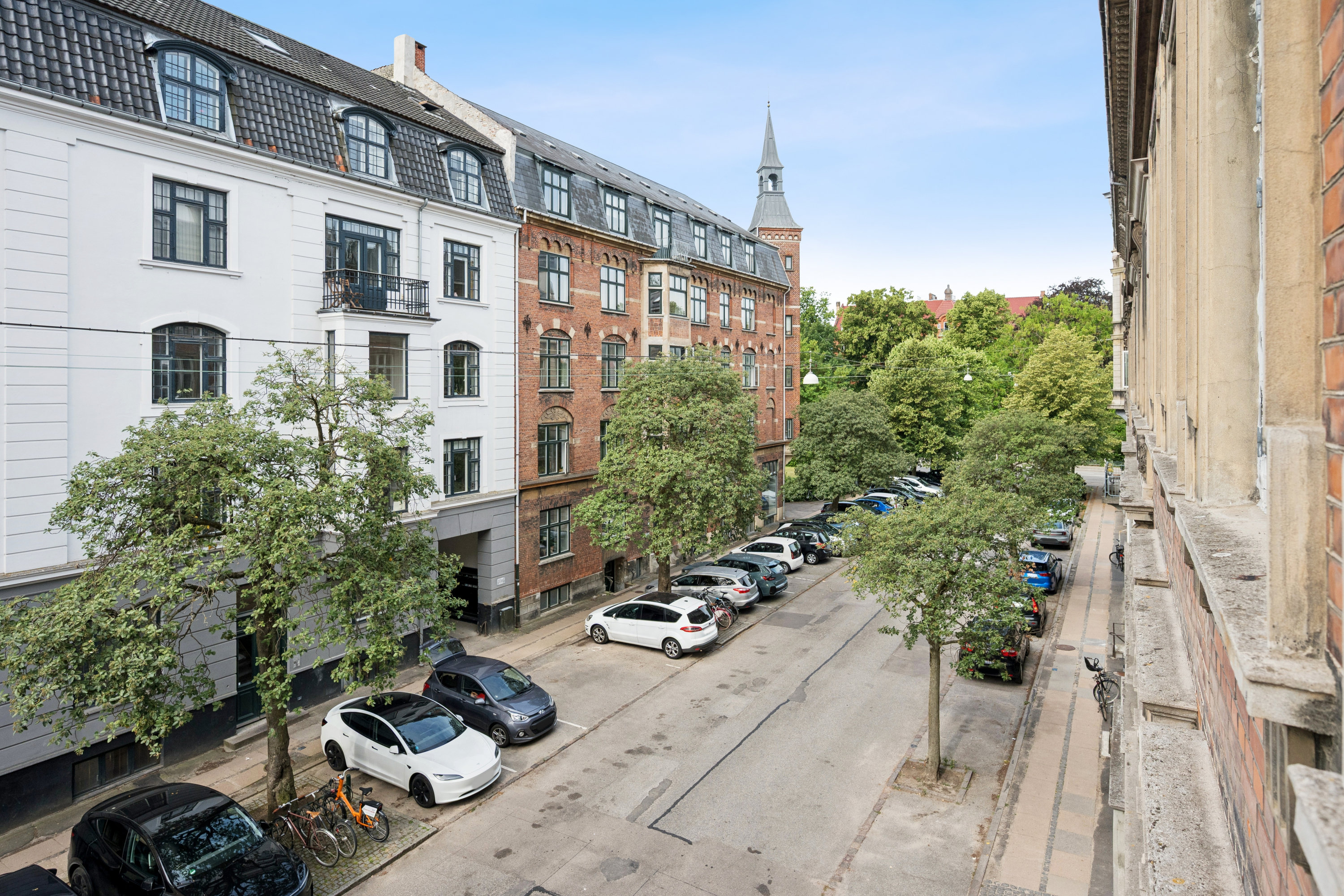 Fremhævet andet billede i fuldskærmstilstand. Billede af Hollændervej 26, 2. tv., 1855 Frederiksberg C