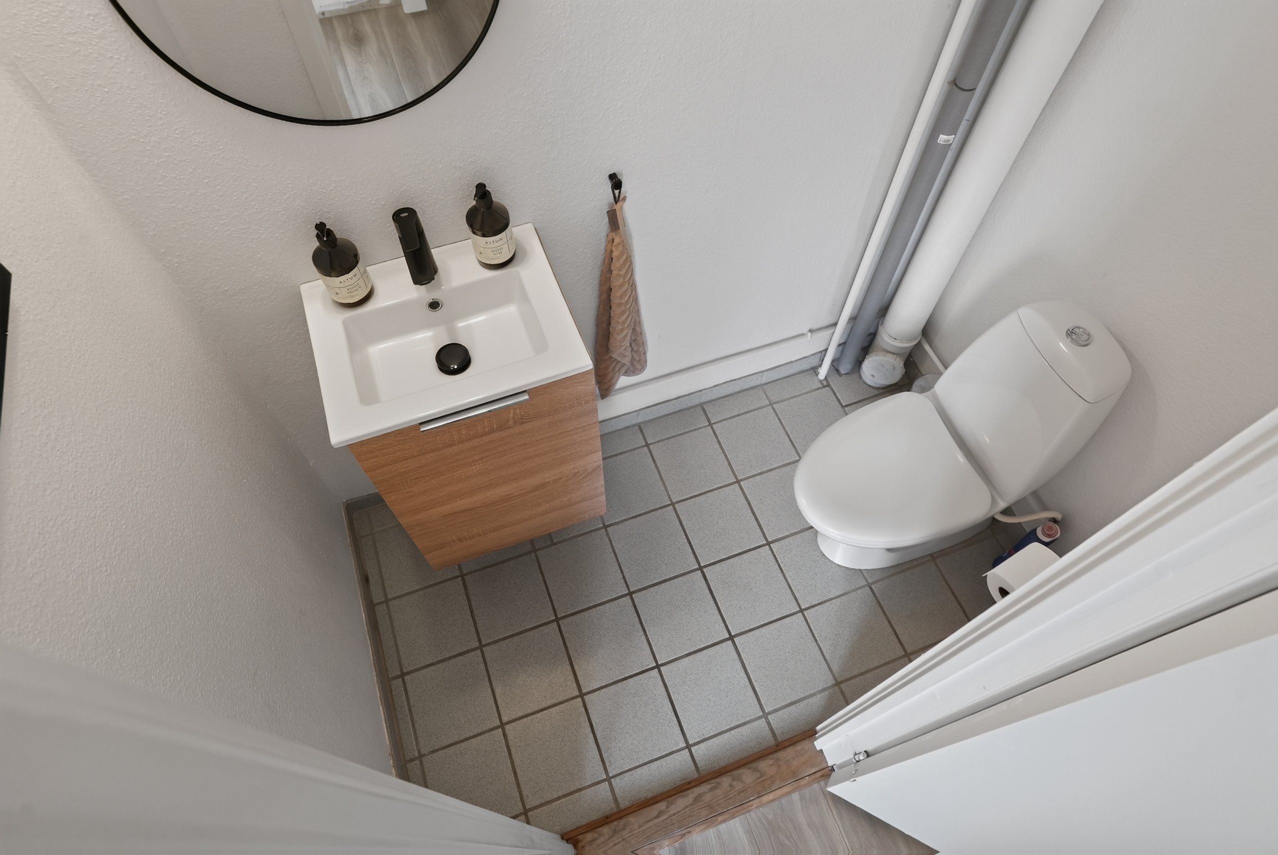 Fremhævet wc billede i fuldskærmstilstand. Billede af Majsmarken 27, 2680 Solrød Strand