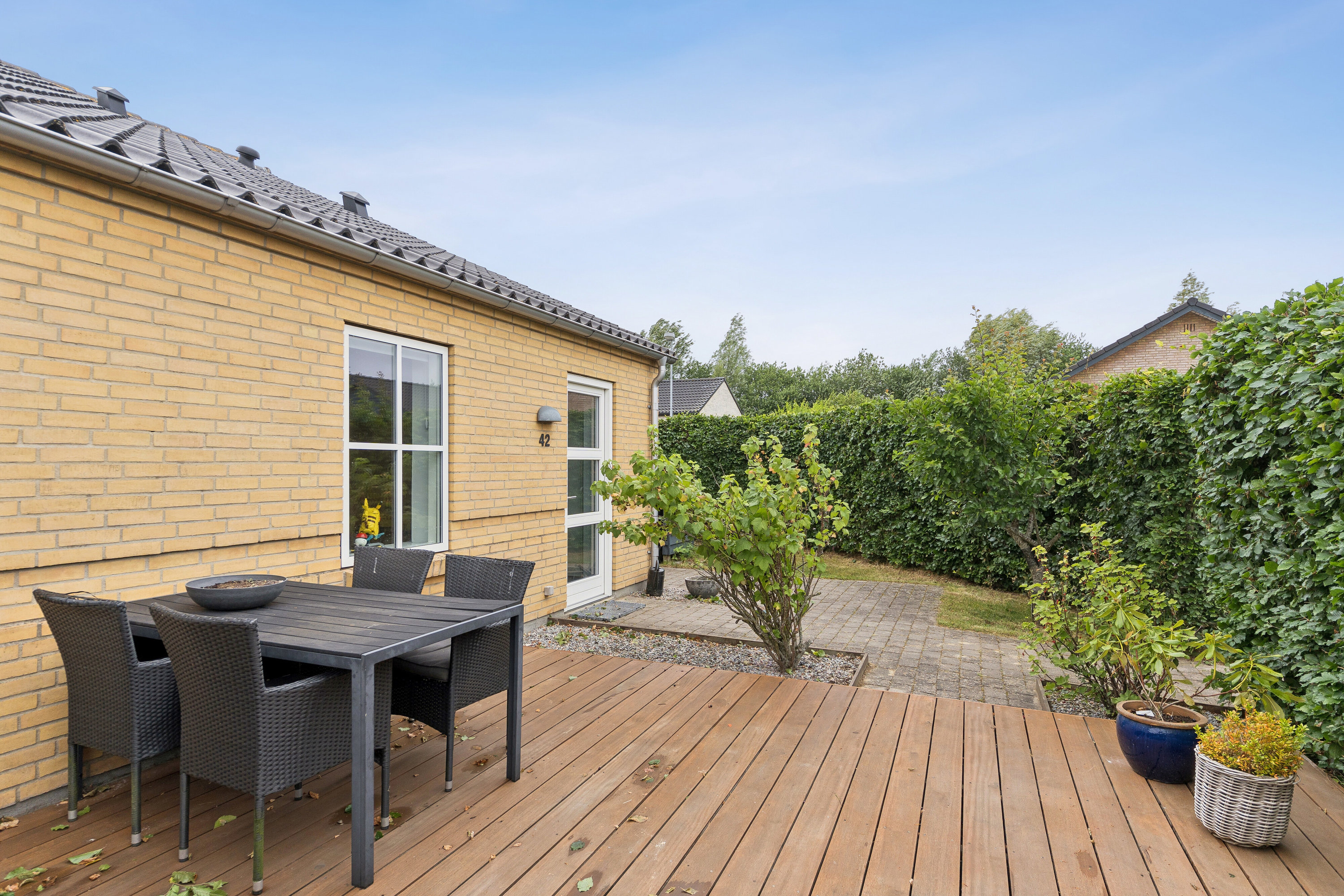 Fremhævet terrasse billede i fuldskærmstilstand. Billede af Salamandervænget 42, Stavtrup, 8260 Viby J