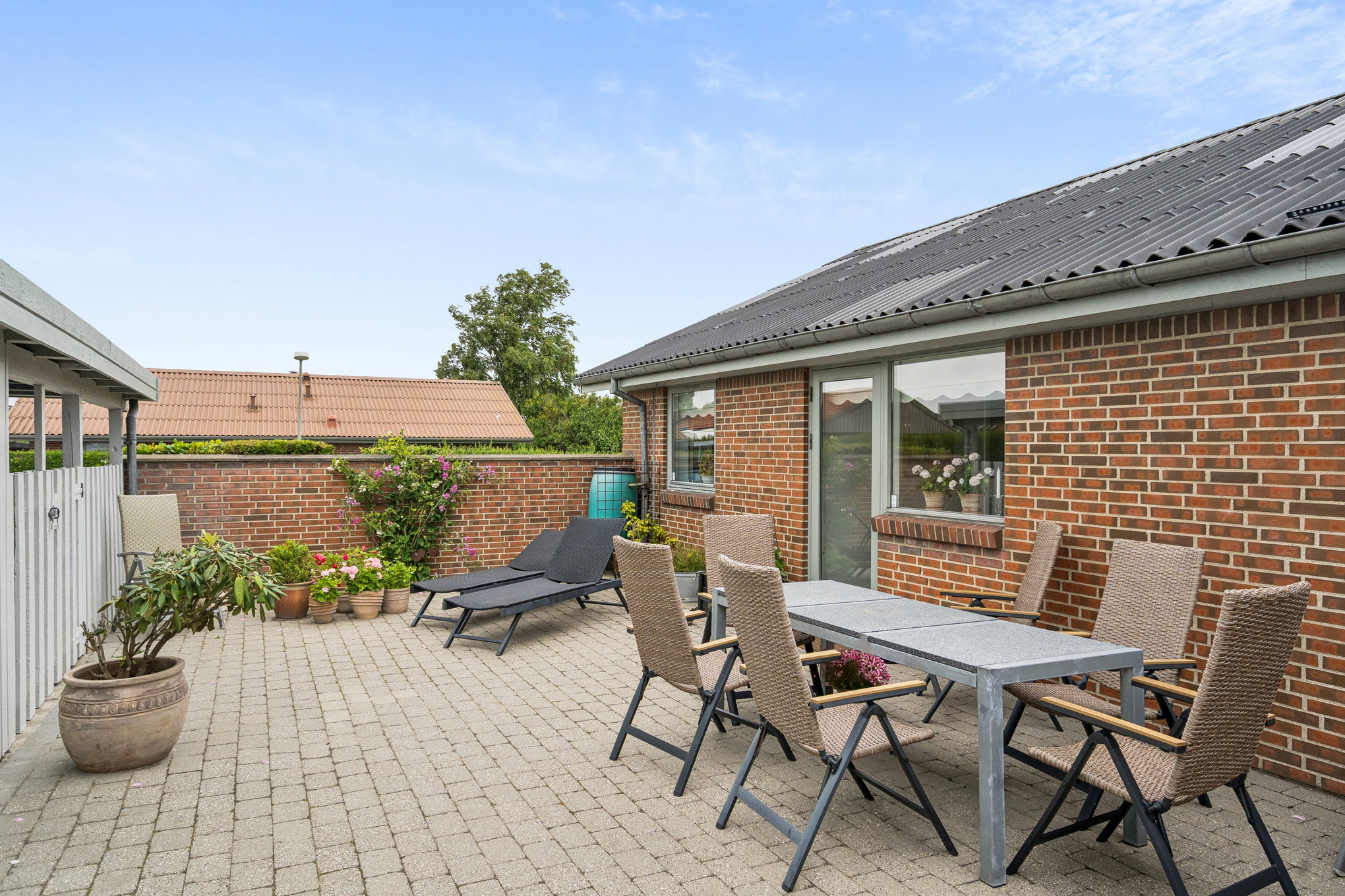 Fremhævet terrasse billede i fuldskærmstilstand. Billede af Petersminde 12, 8960 Randers SØ