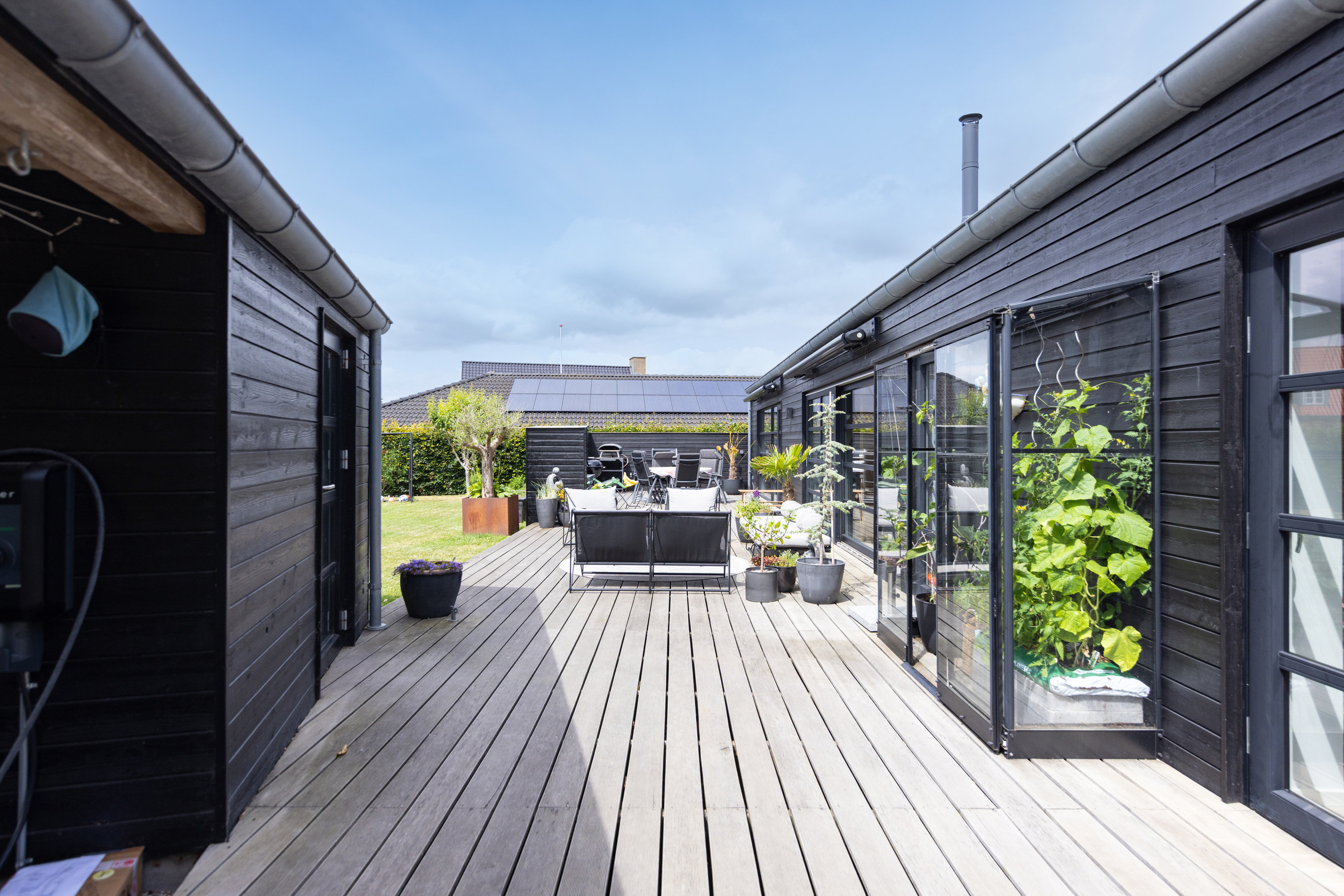 Fremhævet terrasse billede i fuldskærmstilstand. Billede af Damgårdstoften 64, 8320 Mårslet