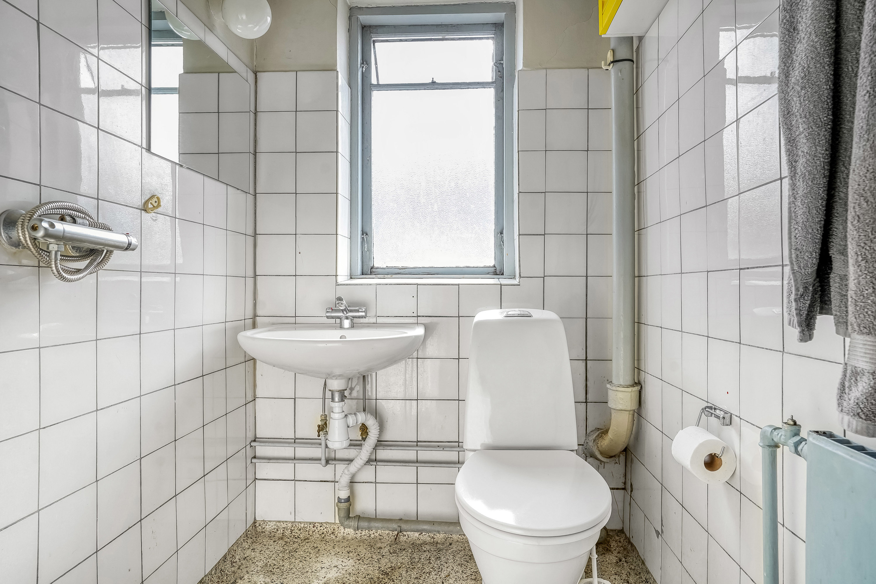 Fremhævet toilet billede i fuldskærmstilstand. Billede af Allégade 53, 5000 Odense C